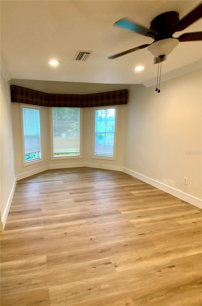 Office/guest bedroom