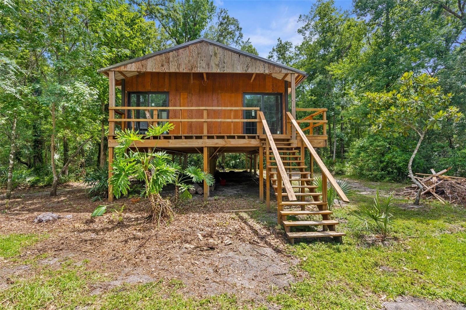 Unfinsihed Treehouse that can be as big as a single family home.