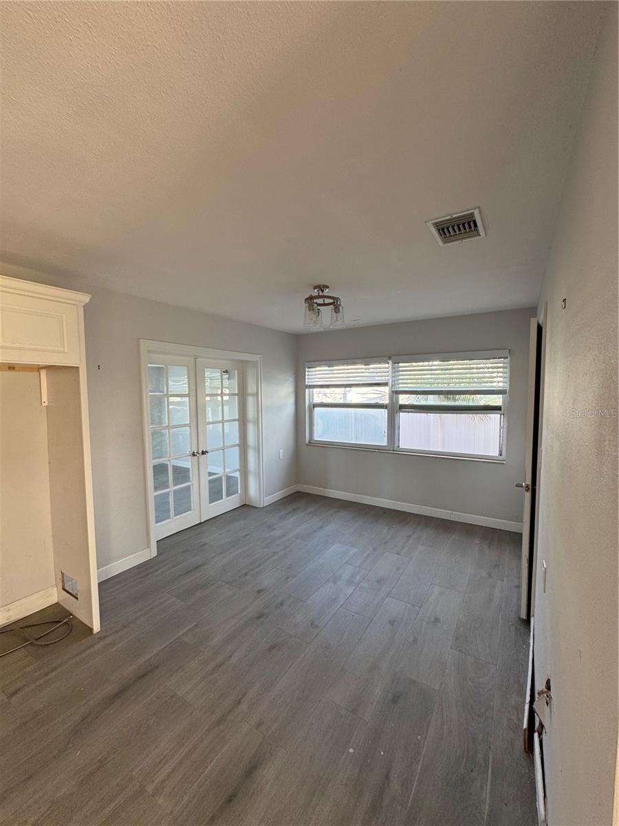 Kit to Dining Area
