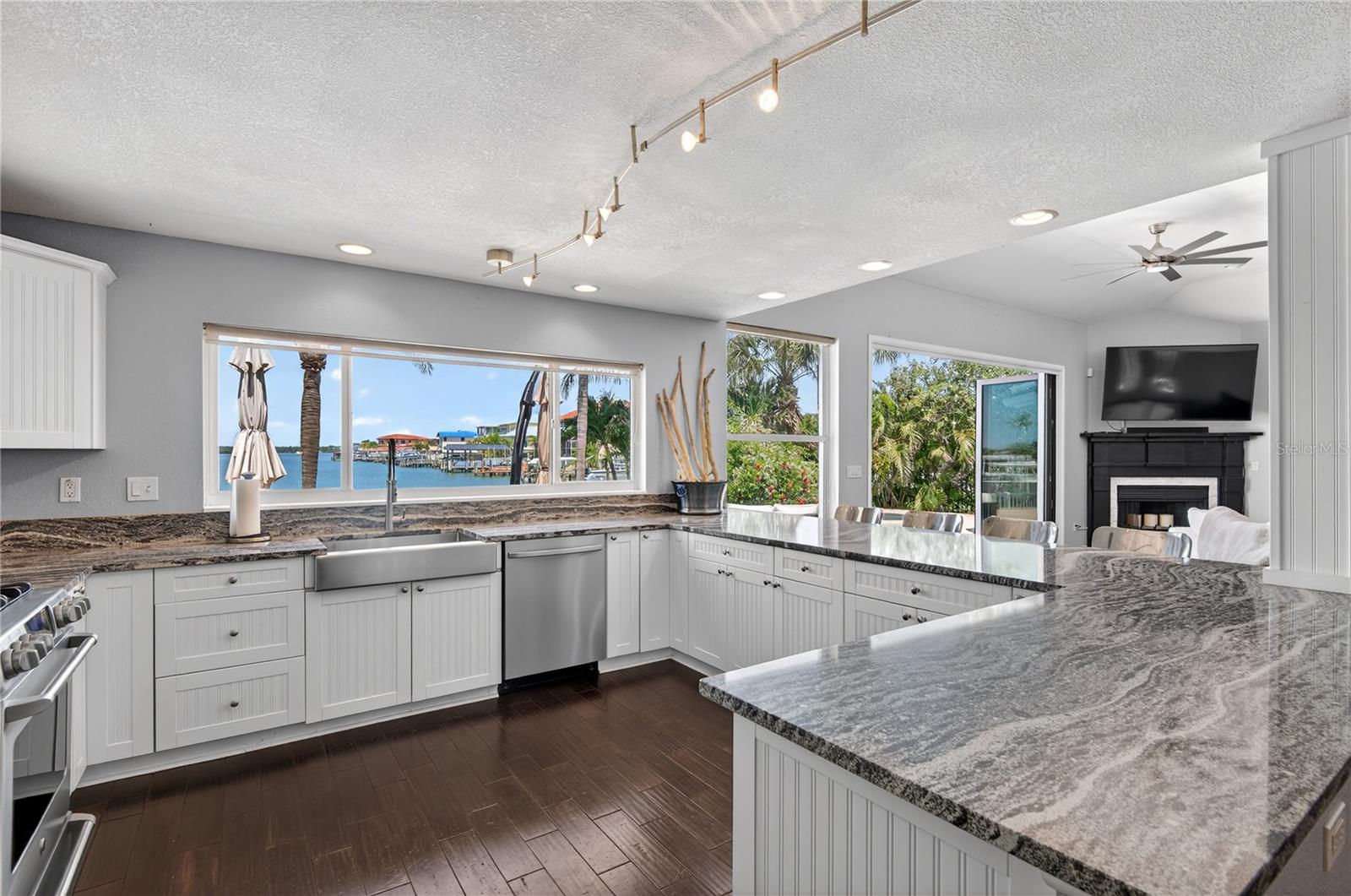 Another view of the beautiful light and bright kitchen