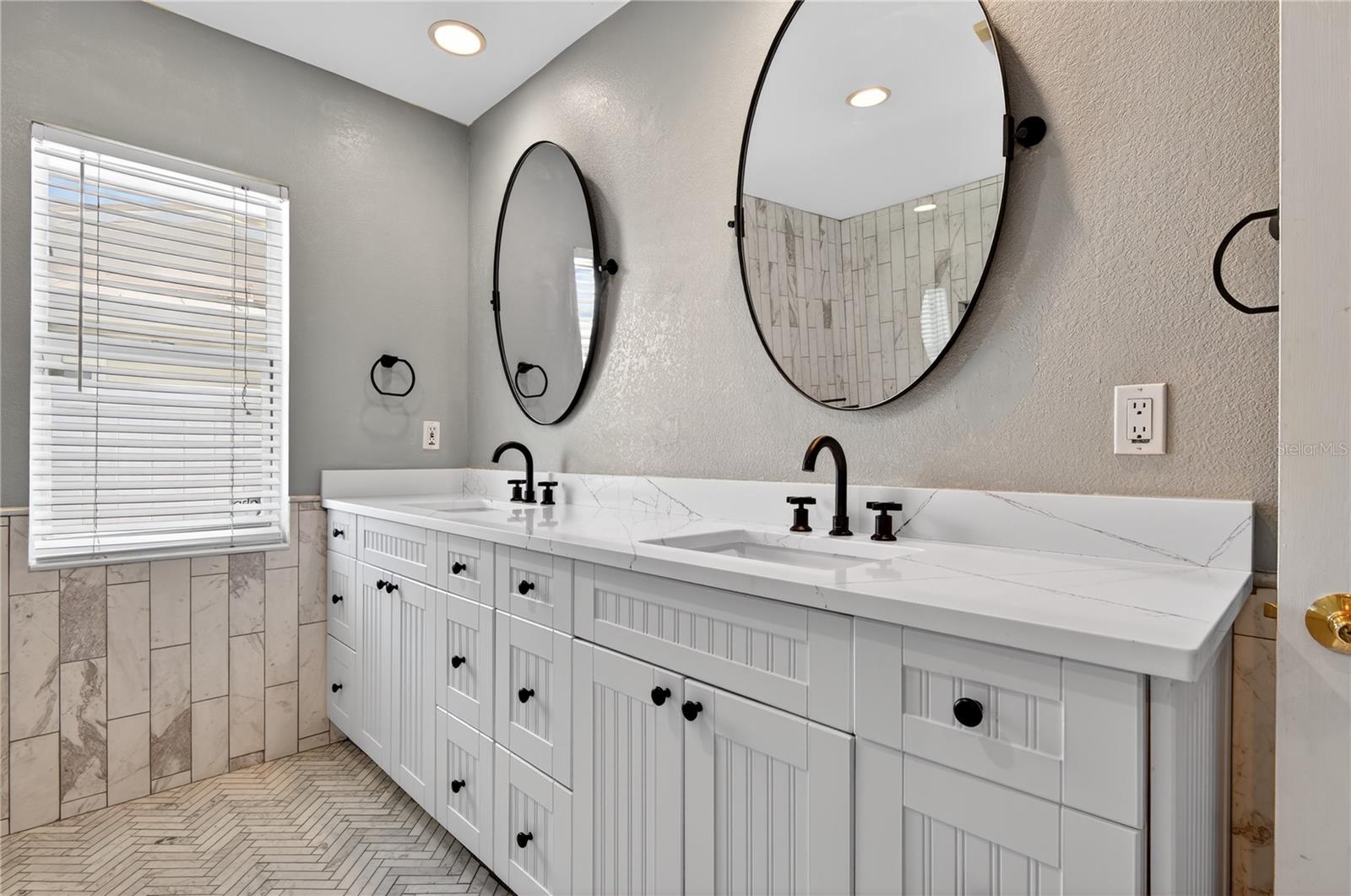 Double vanity
