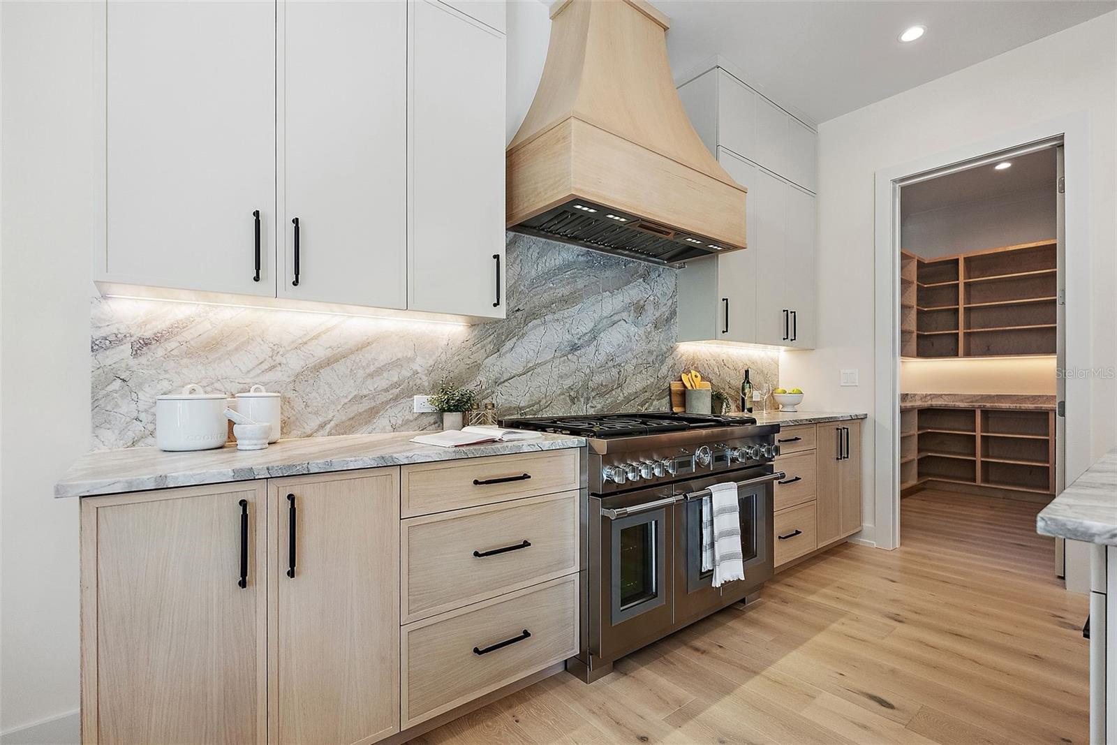 8 Burner Gas Thermador Stove with Griddle