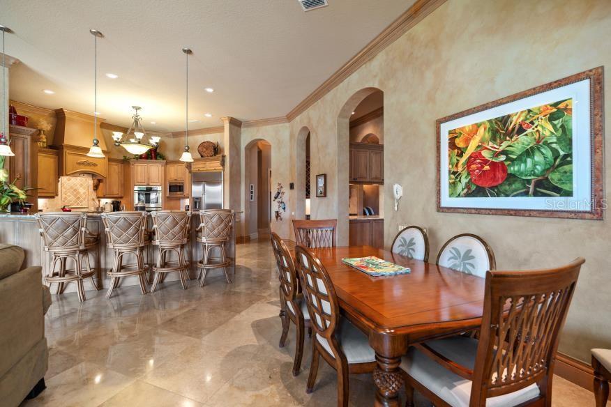 Eating space in kitchen