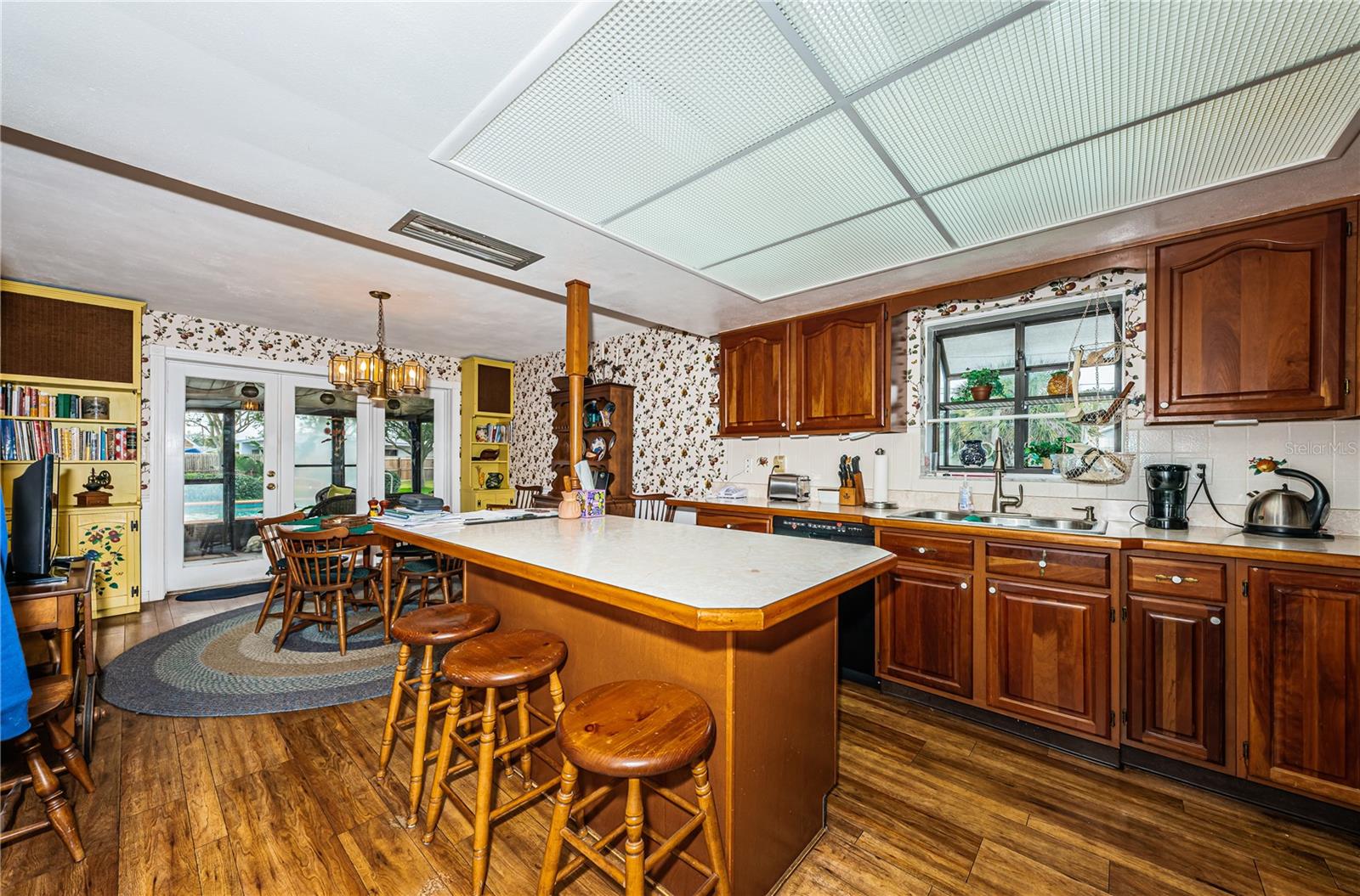 Kitchen Eat In Space and Attached Dining