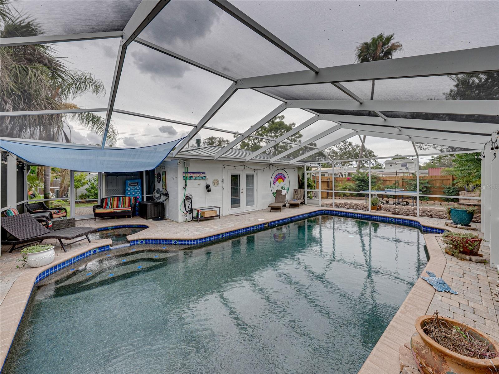 Pool with new cage.