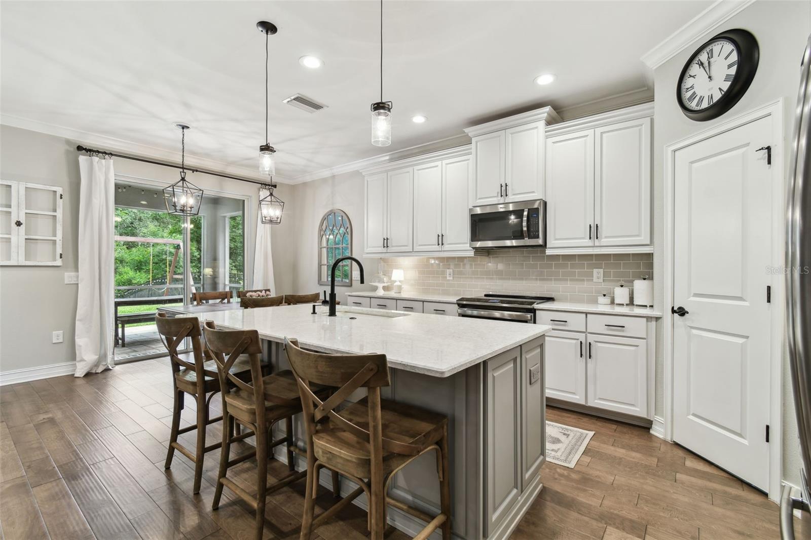Beautiful and upgraded Kitchen