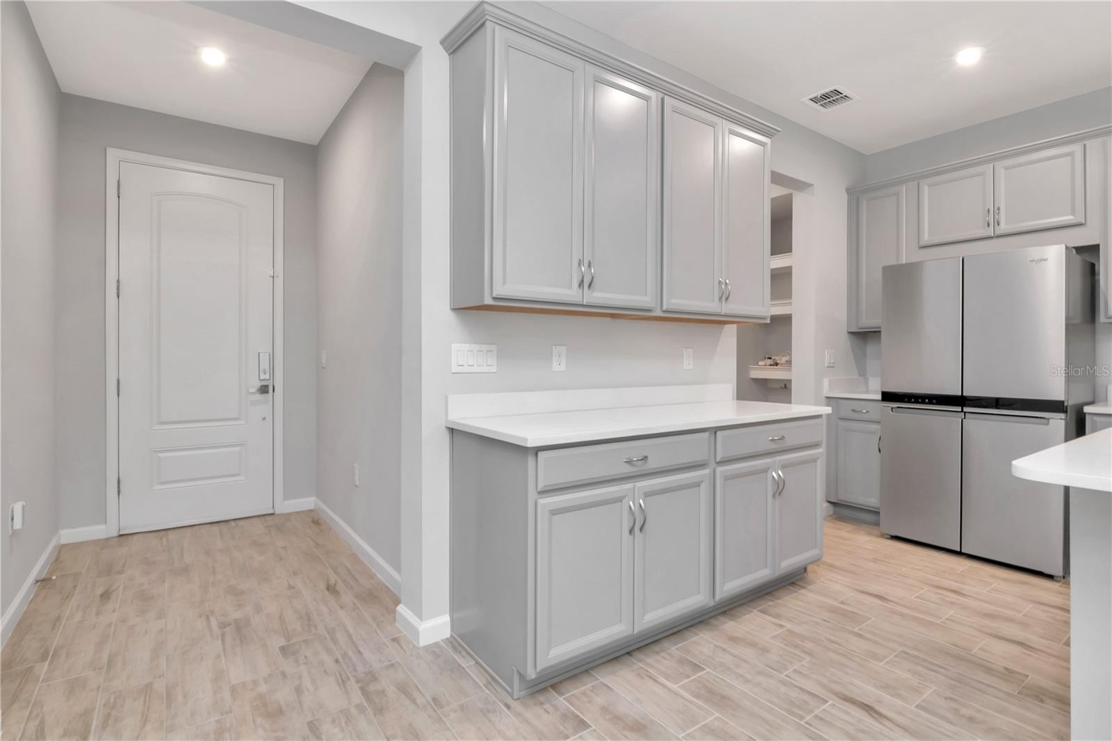 Entryway/Kitchen