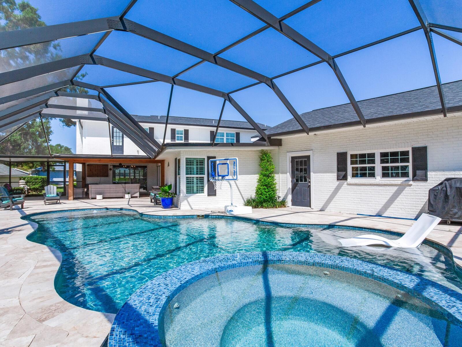 Pebble Tech - Spa / Pool / Screen Enclosure