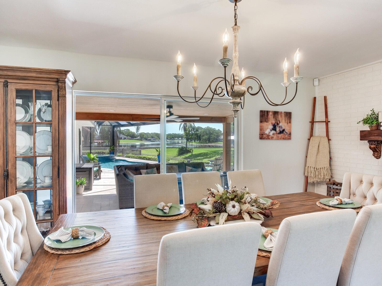 Dining / View of Lake