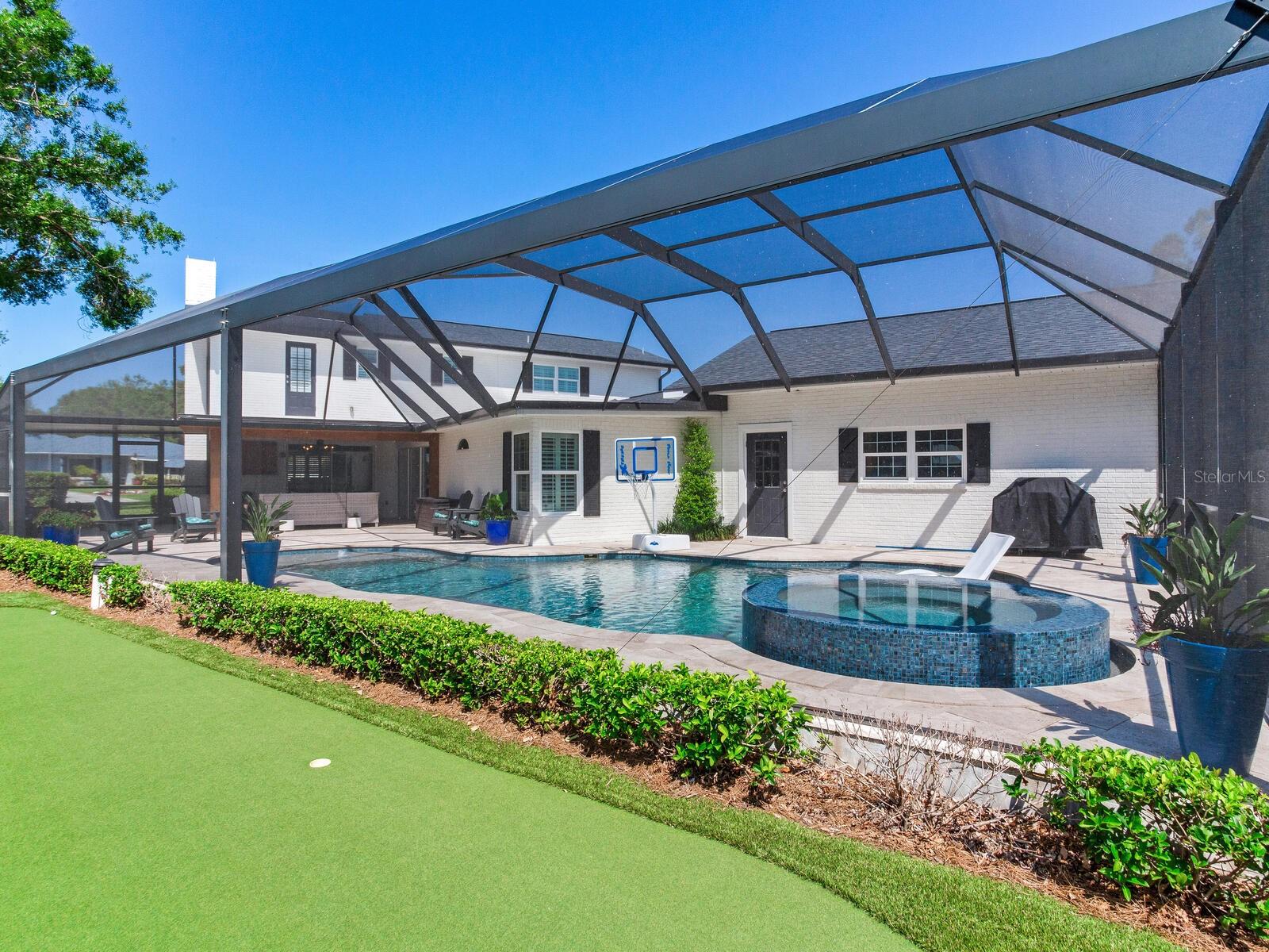Lakeside Putting Green