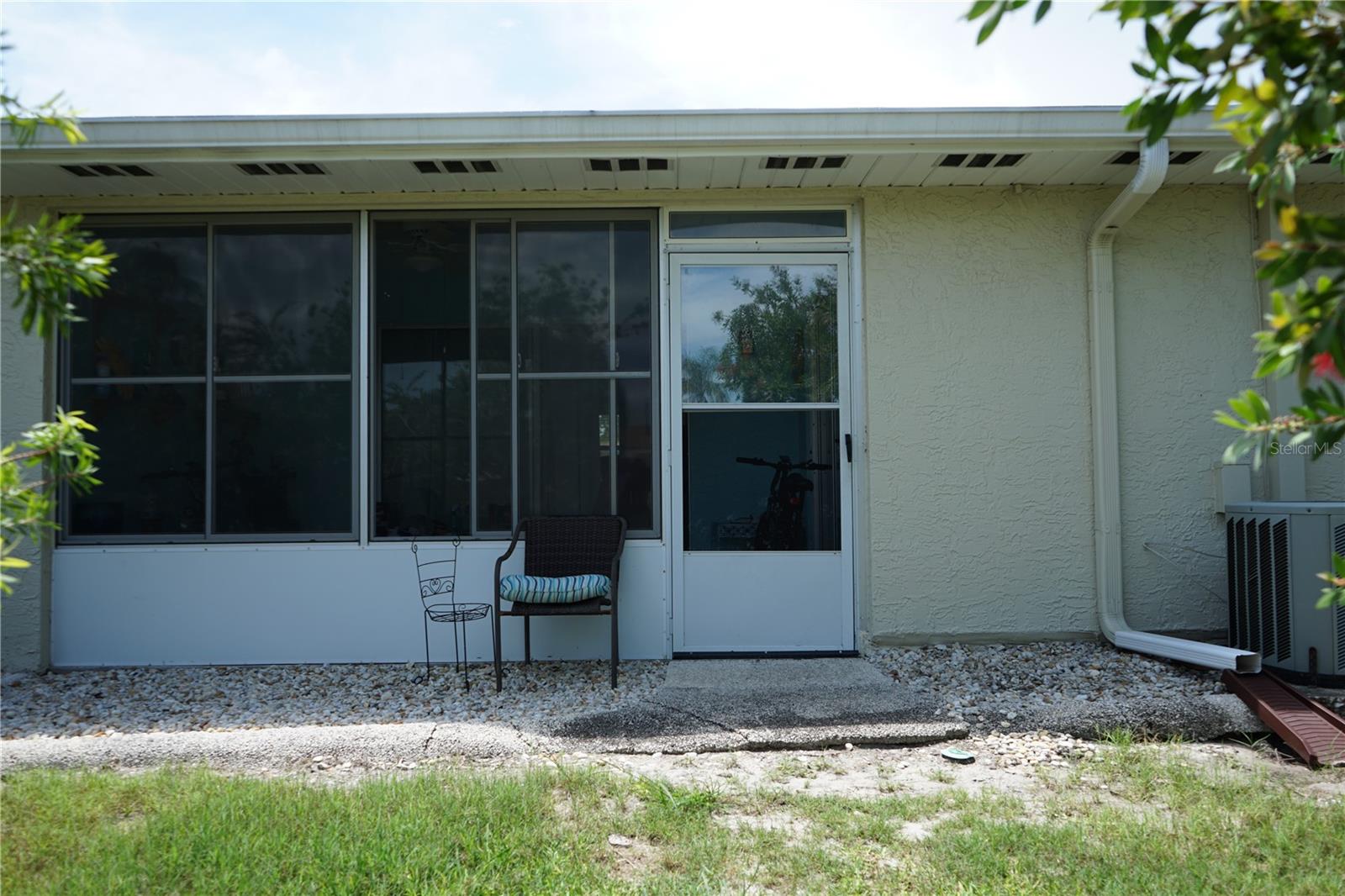 sitiing space outside