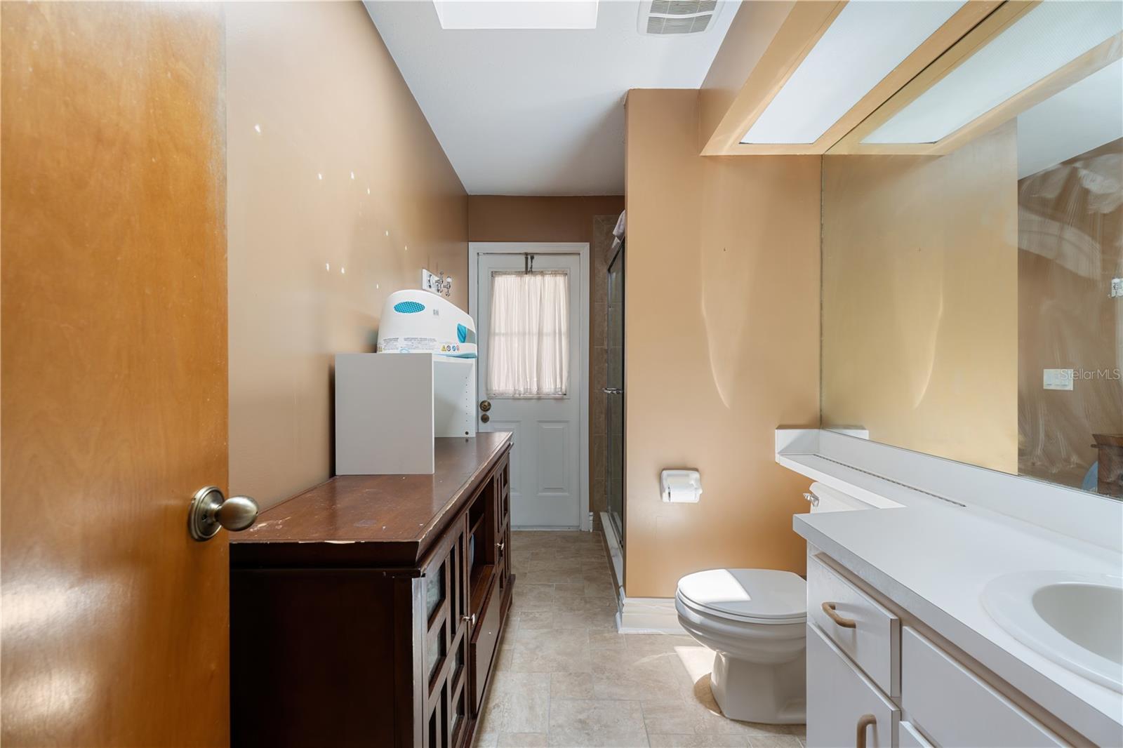Guest Bath 1