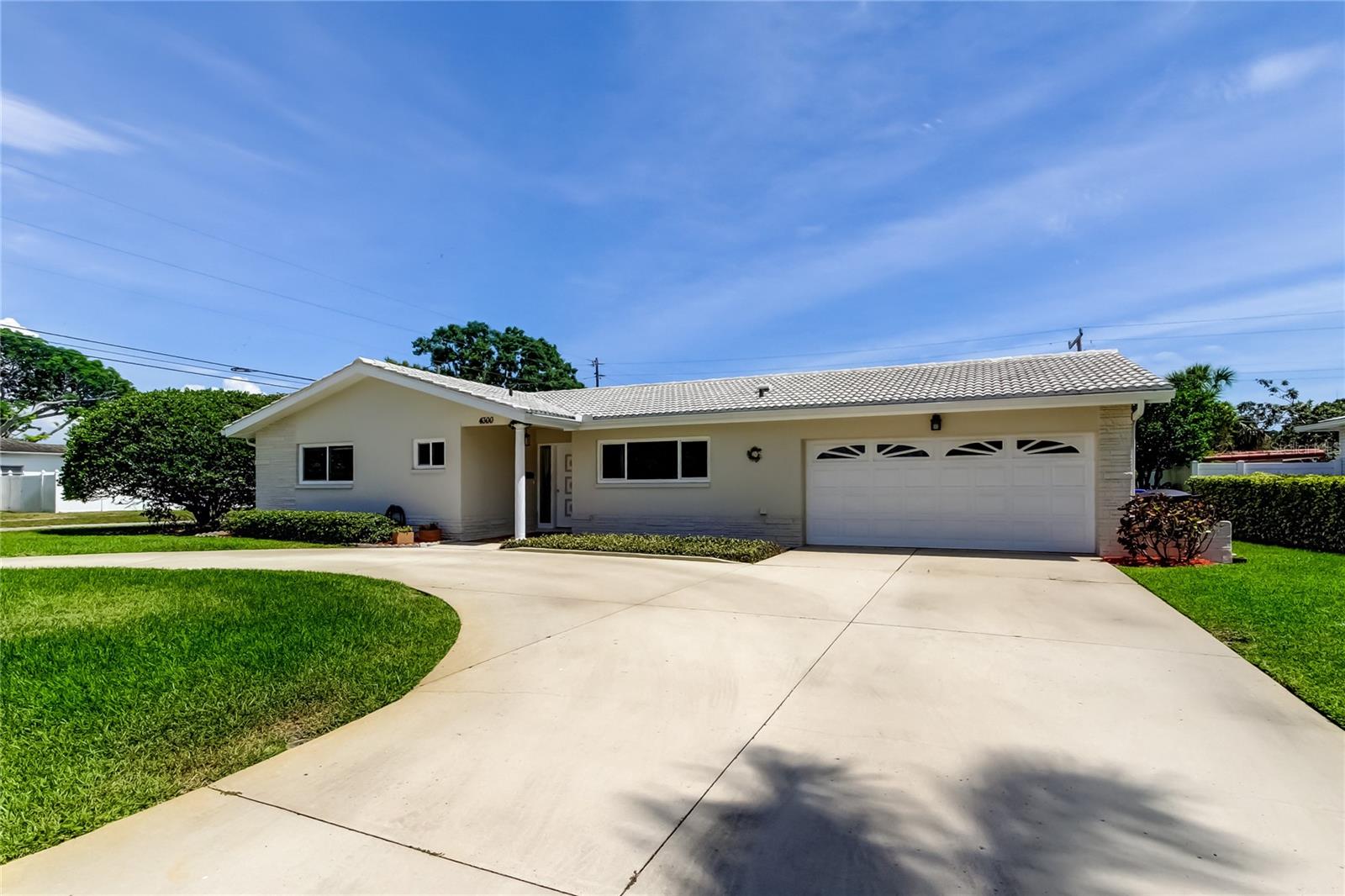Deep front yard with circle drive