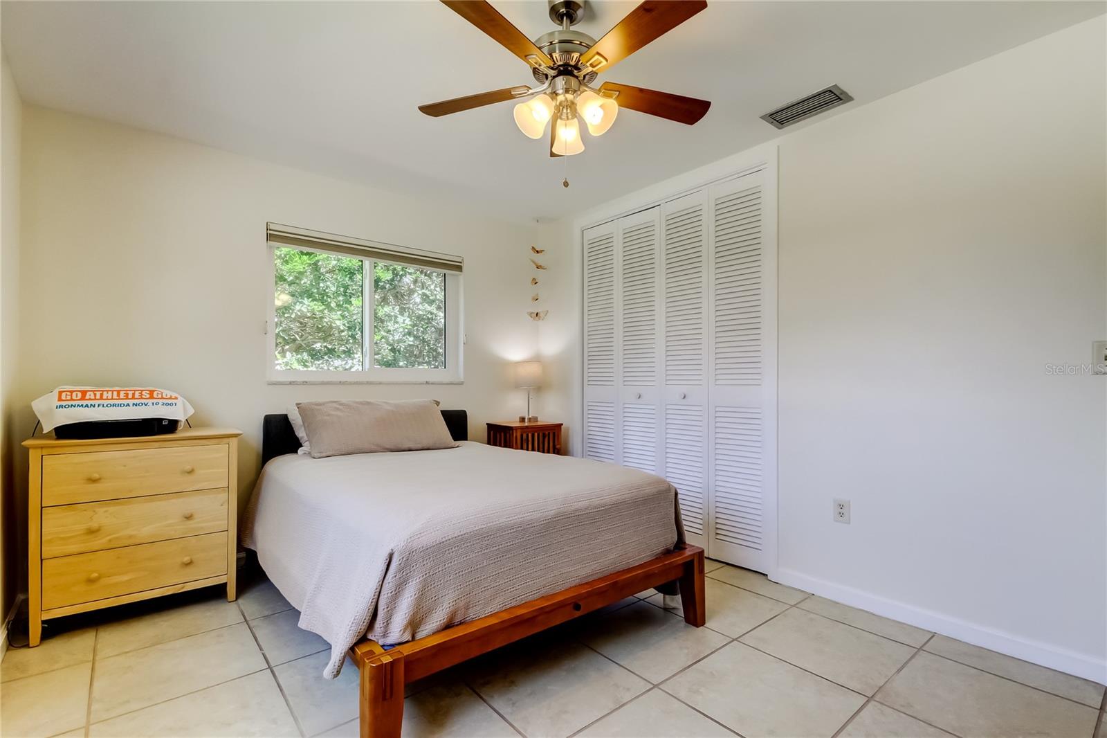 2ns bedroom with ample closet