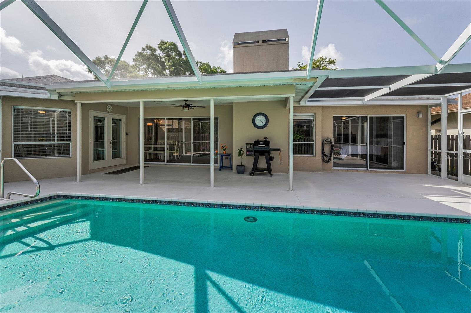 Pool/Lanai