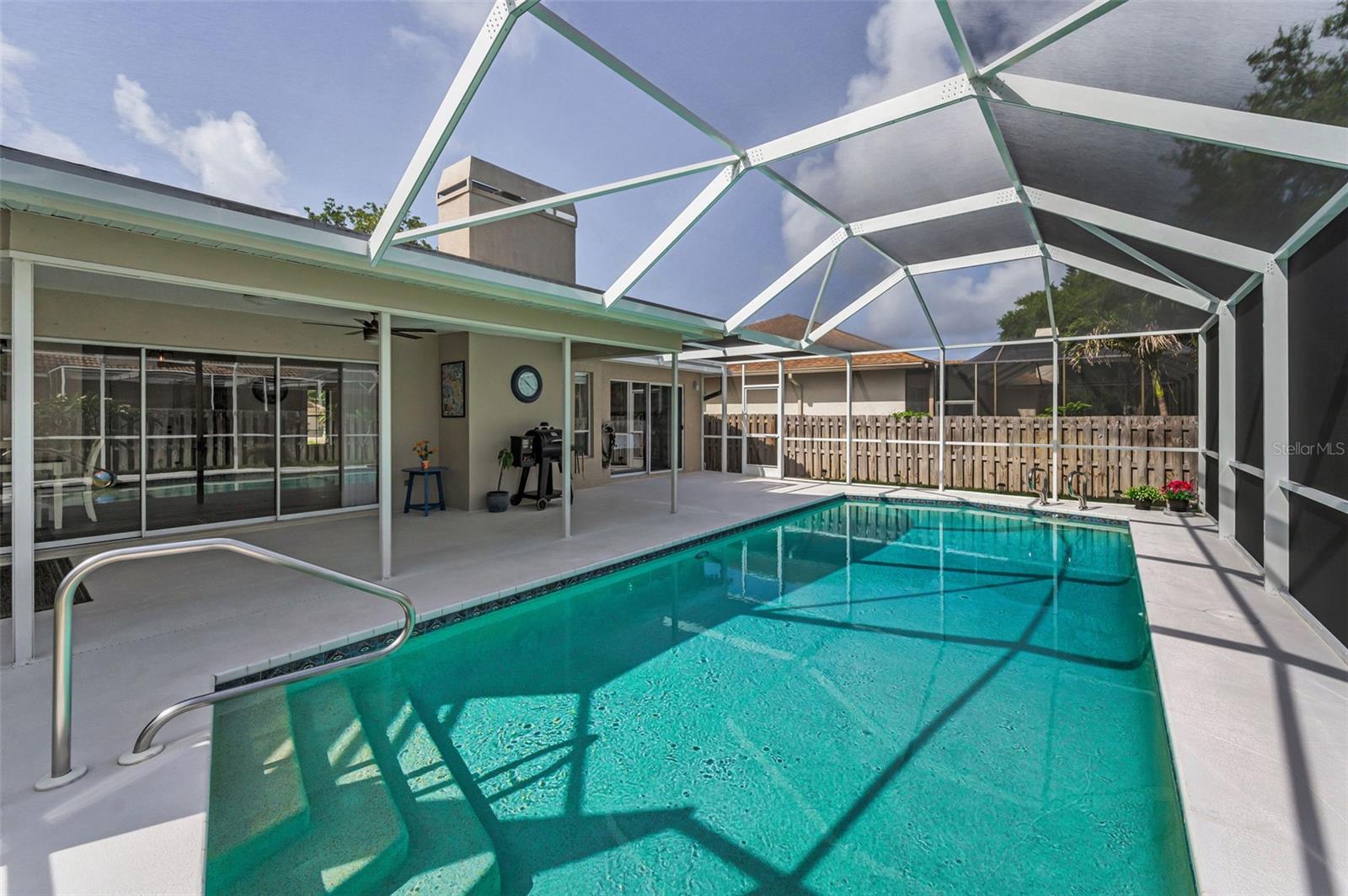 Pool/Lanai