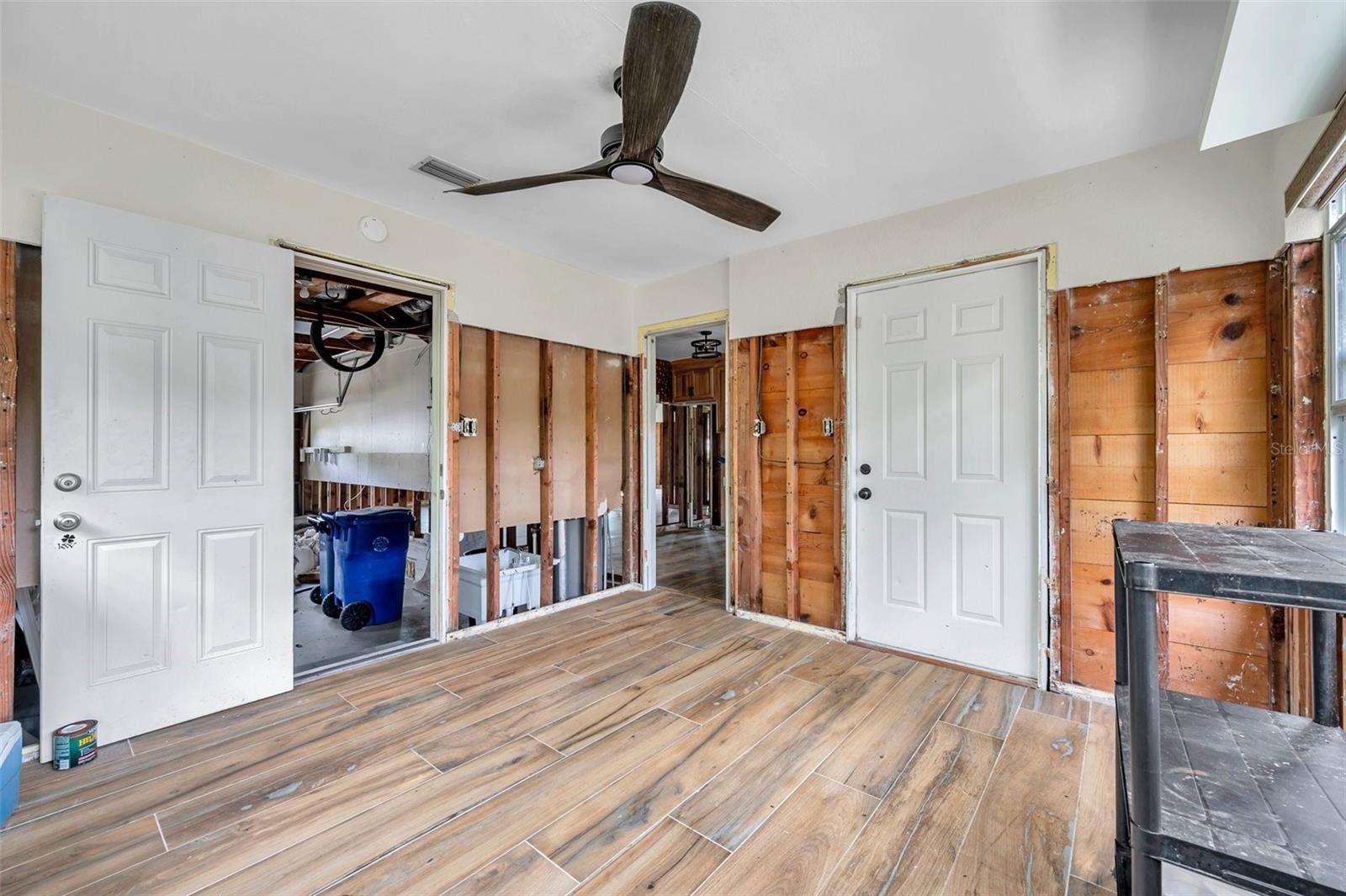 bonus room/office