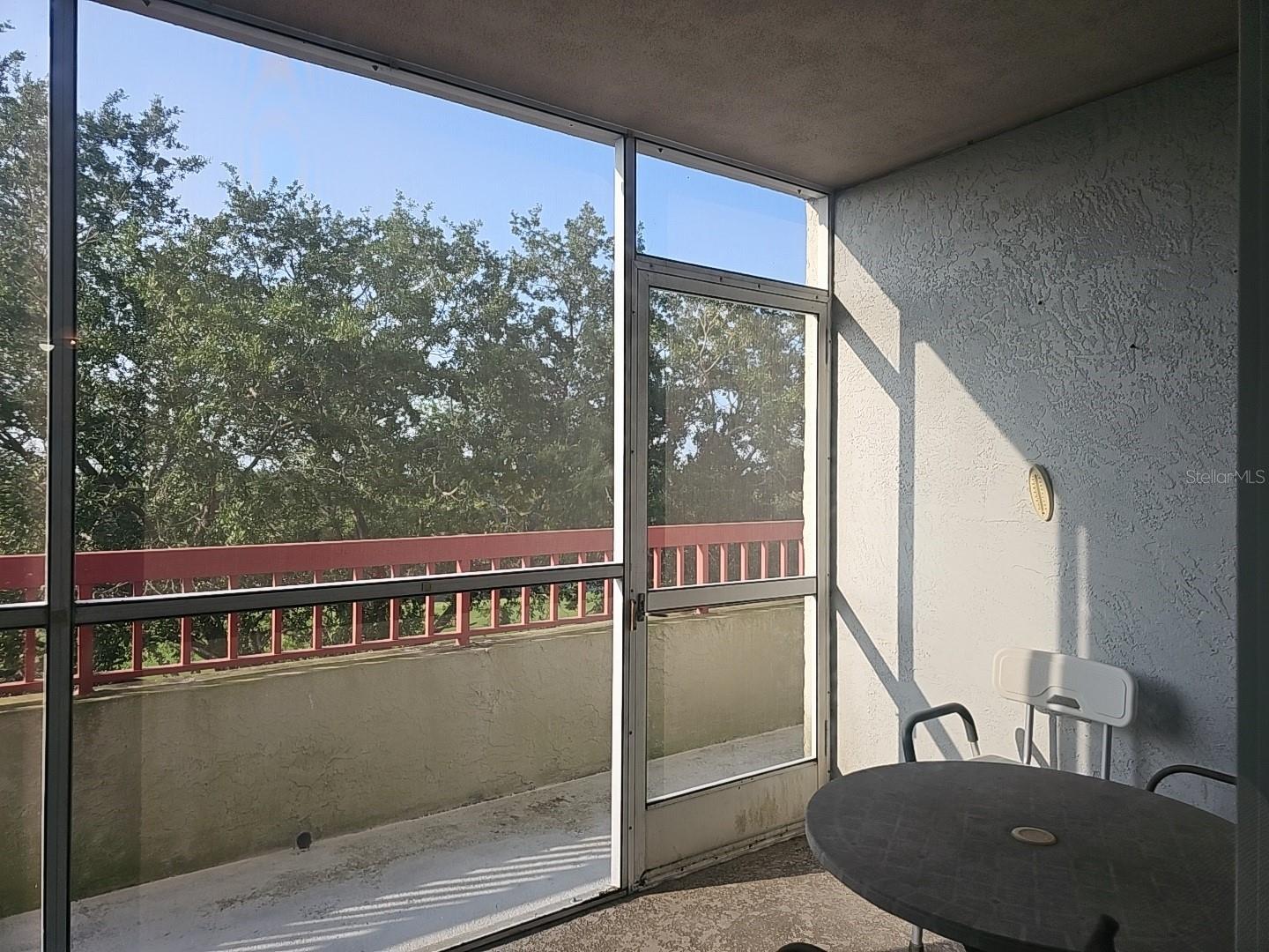 TB8392502