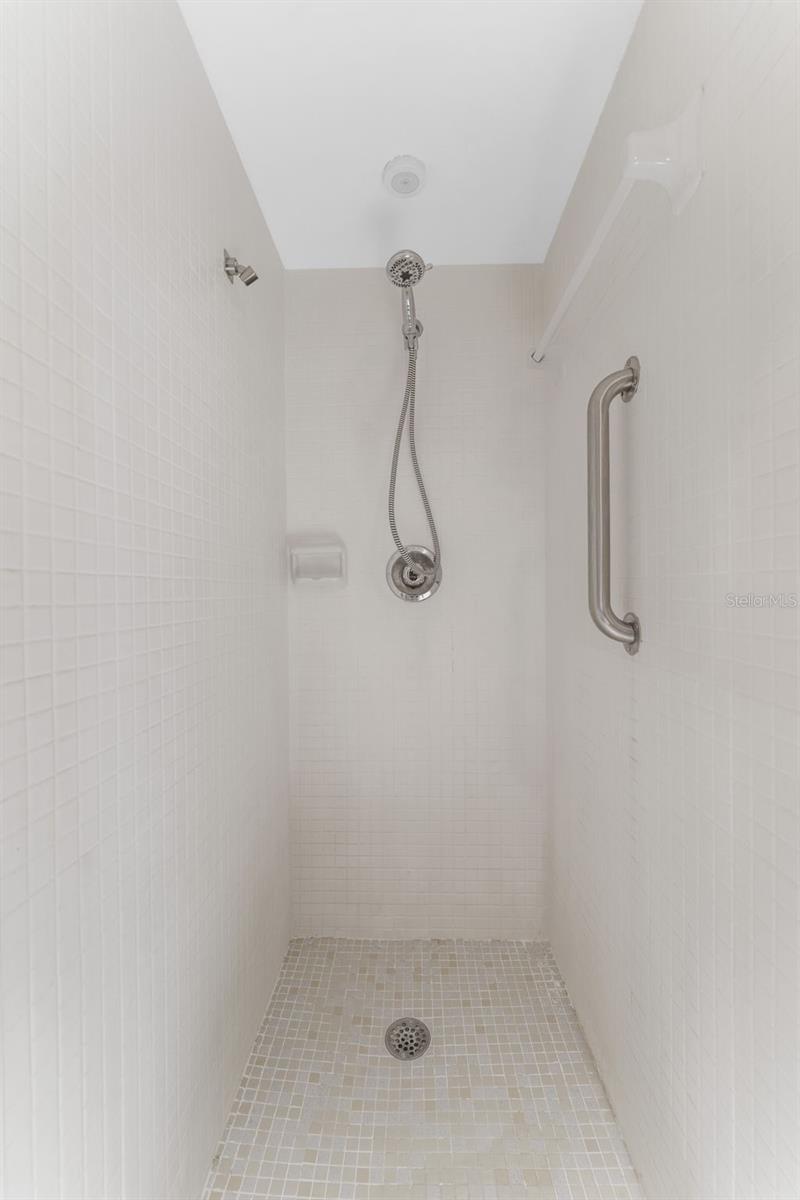 ensuite walk in shower