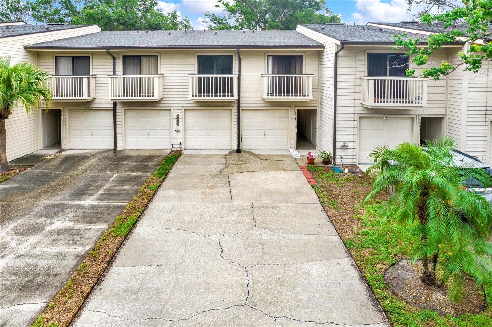 2 car garage and loads of extra driveway parking