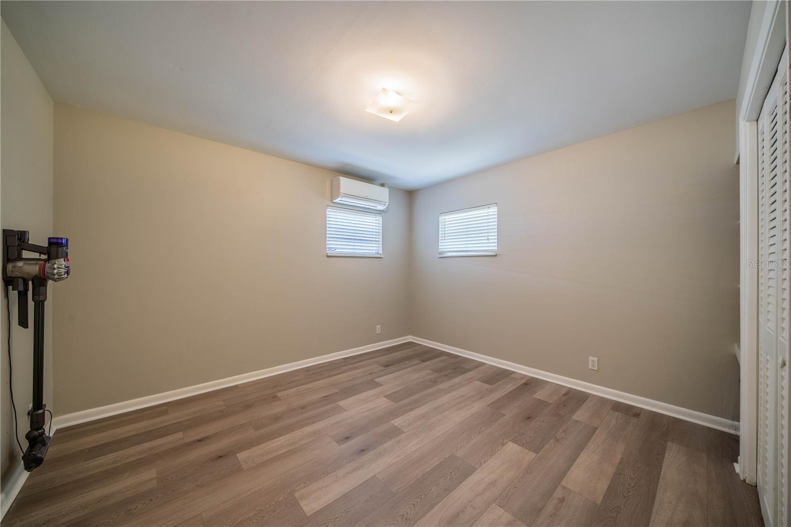 Guest bedroom