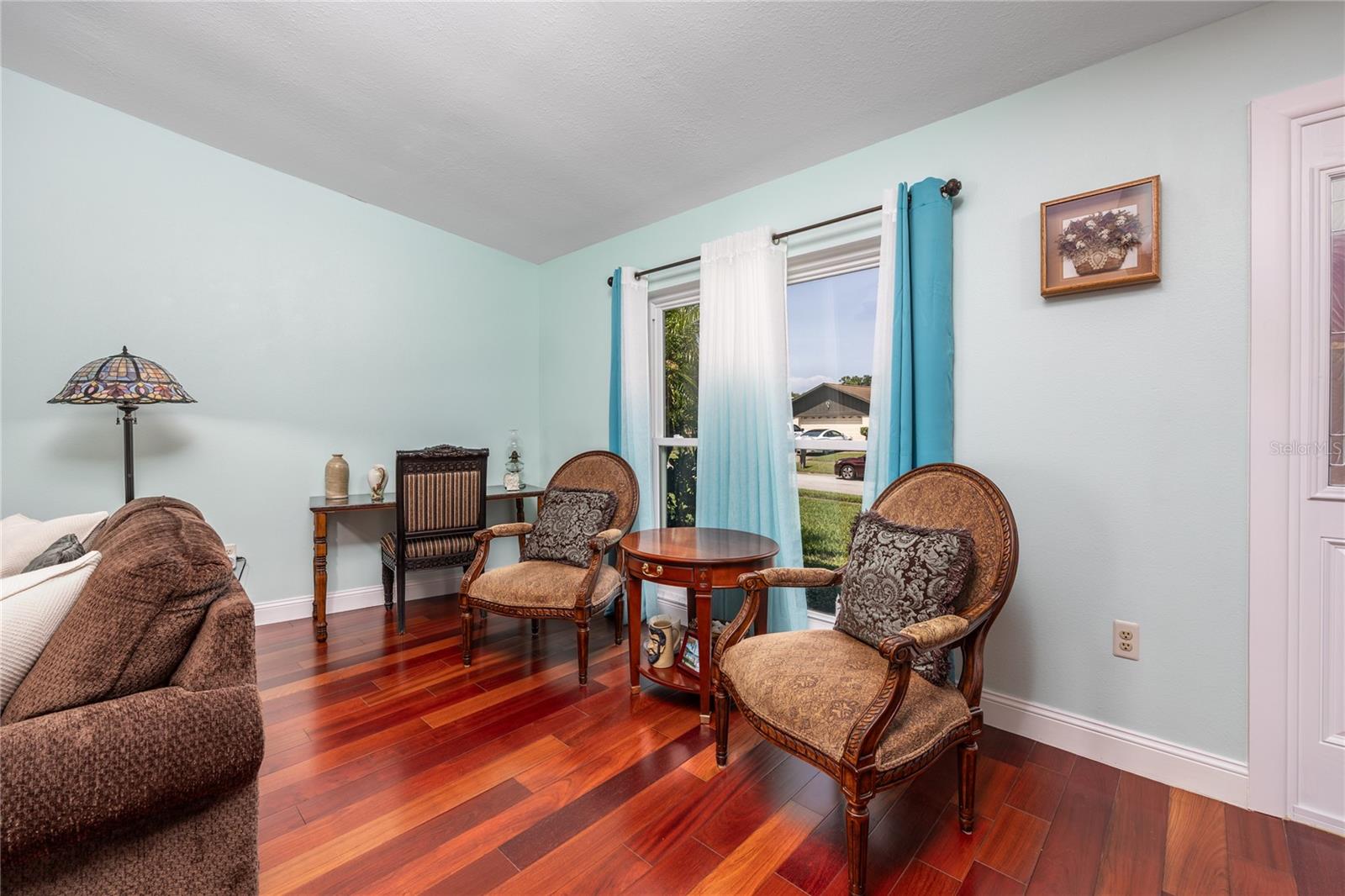Additional Living Room space!