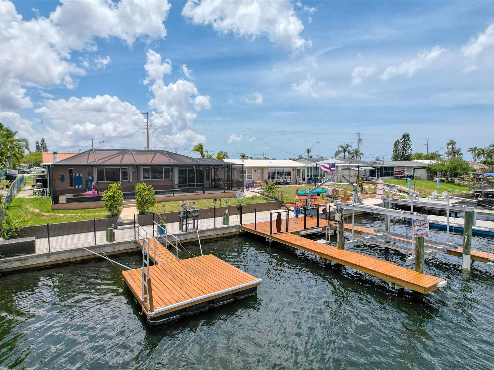 12 X 12 FLOATING DOCK
