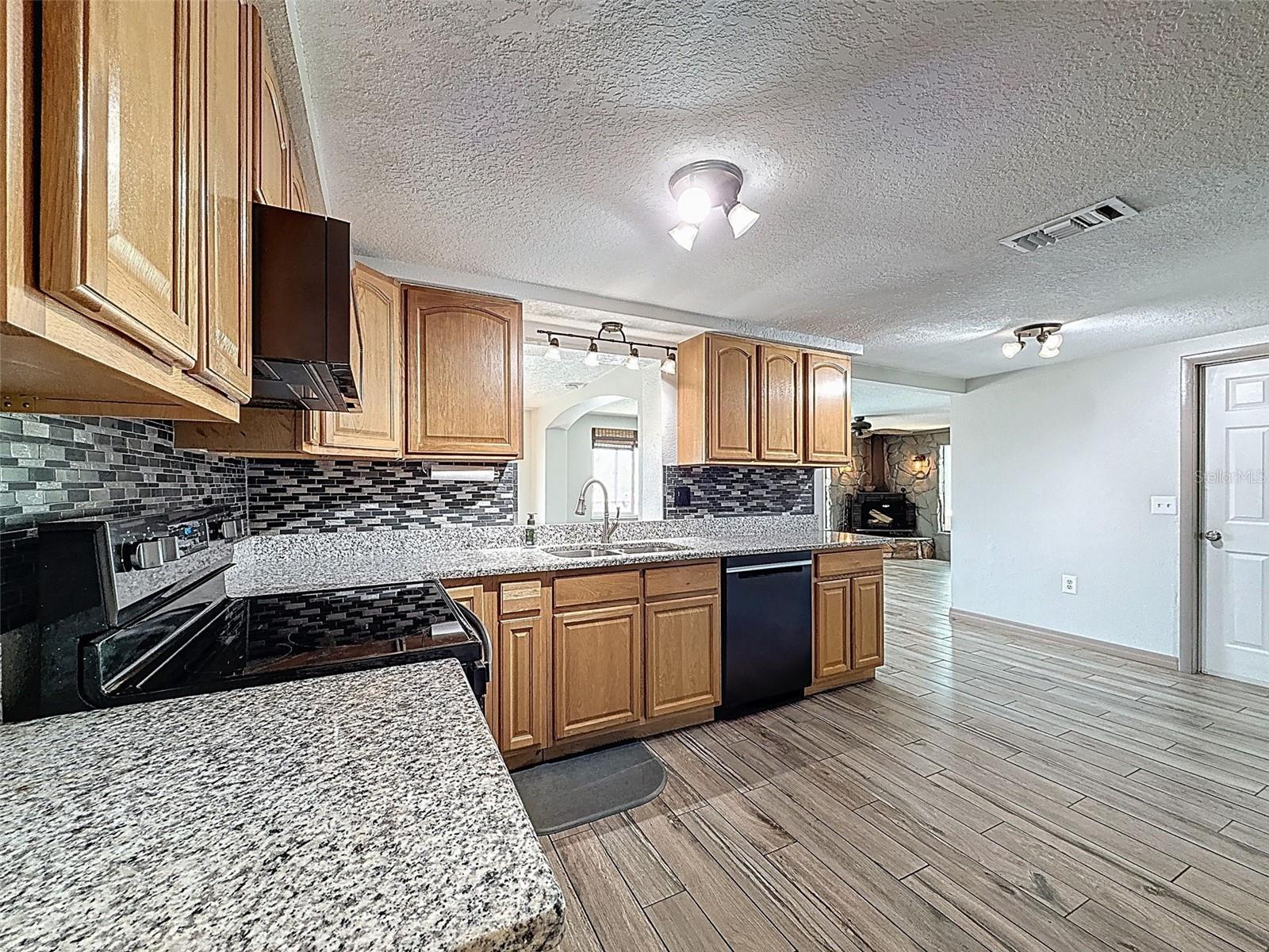 GRANITE COUNTERTOPS