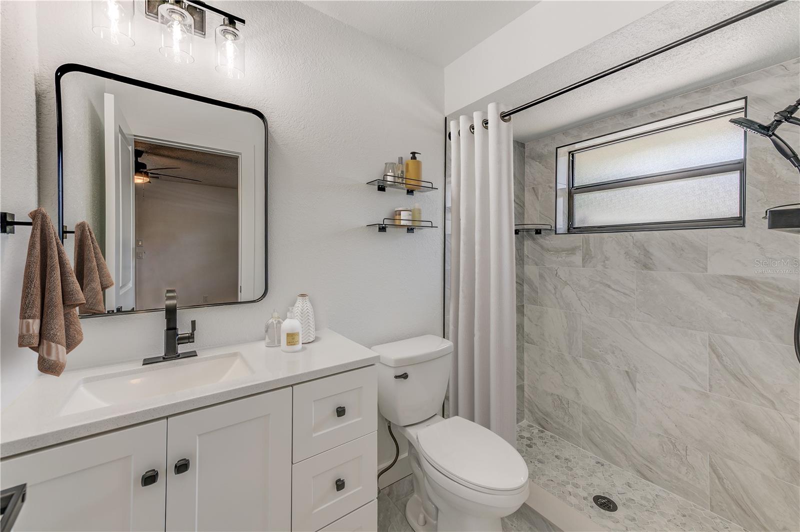 Virtually staged decor- Primary bedroom ensuite bath