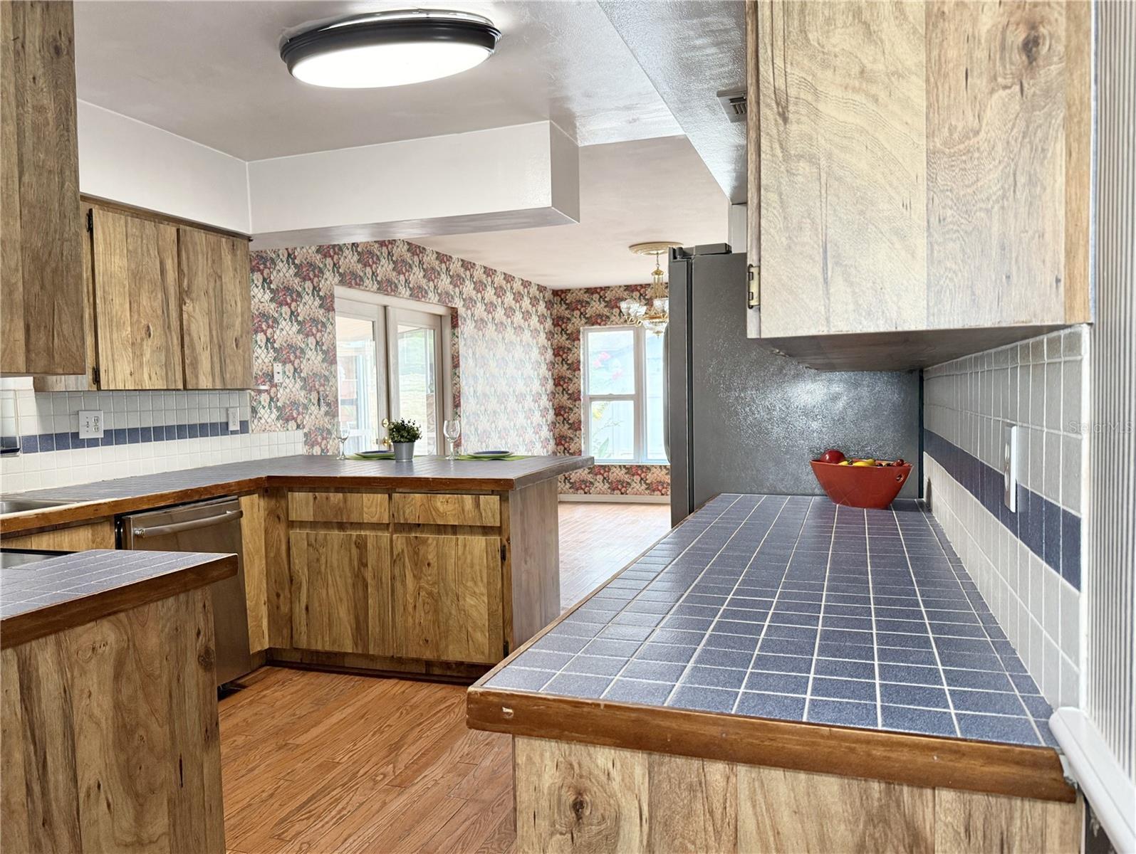Kitchen - 10'0" x 11'6"