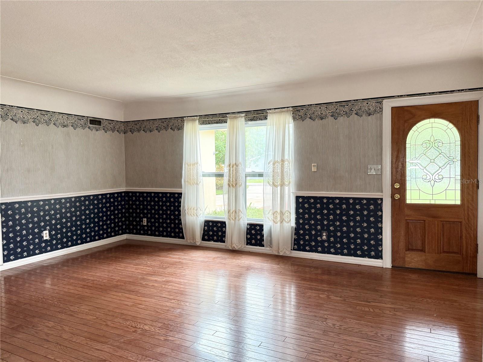 Living Area - Wood Floors