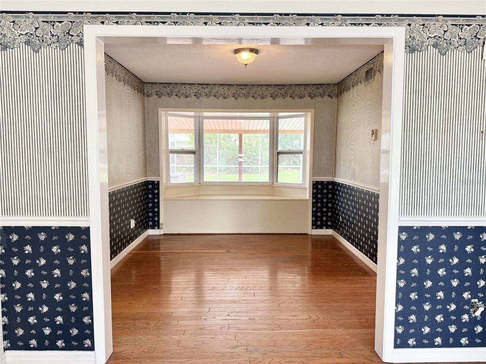 Nook/Dinette Area