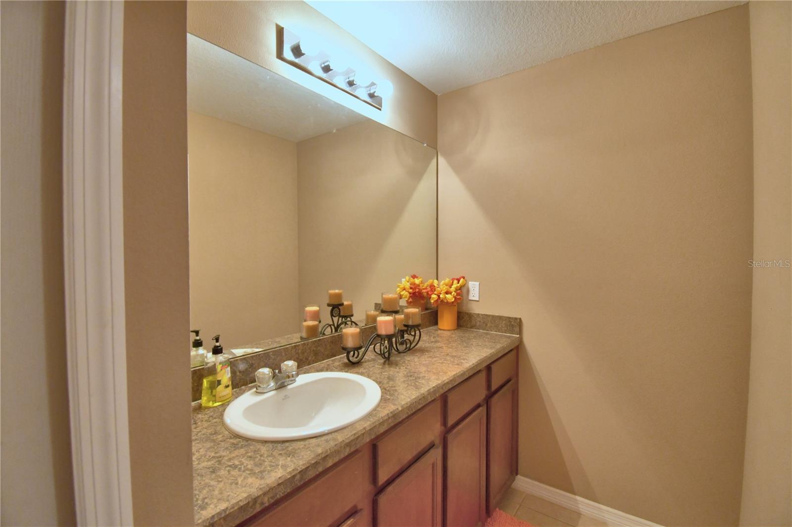 2nd floor bathroom