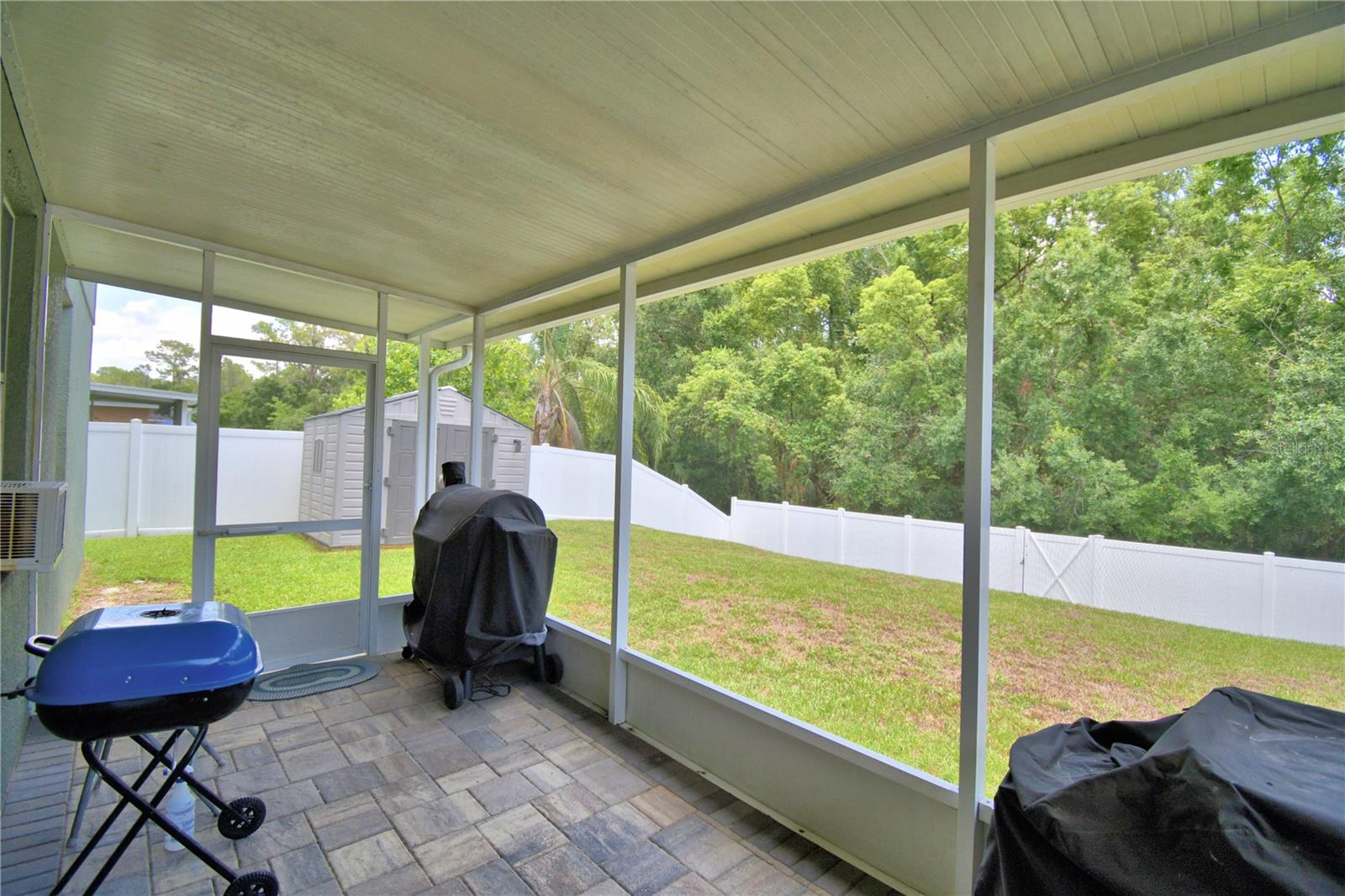 Lanai with pavers
