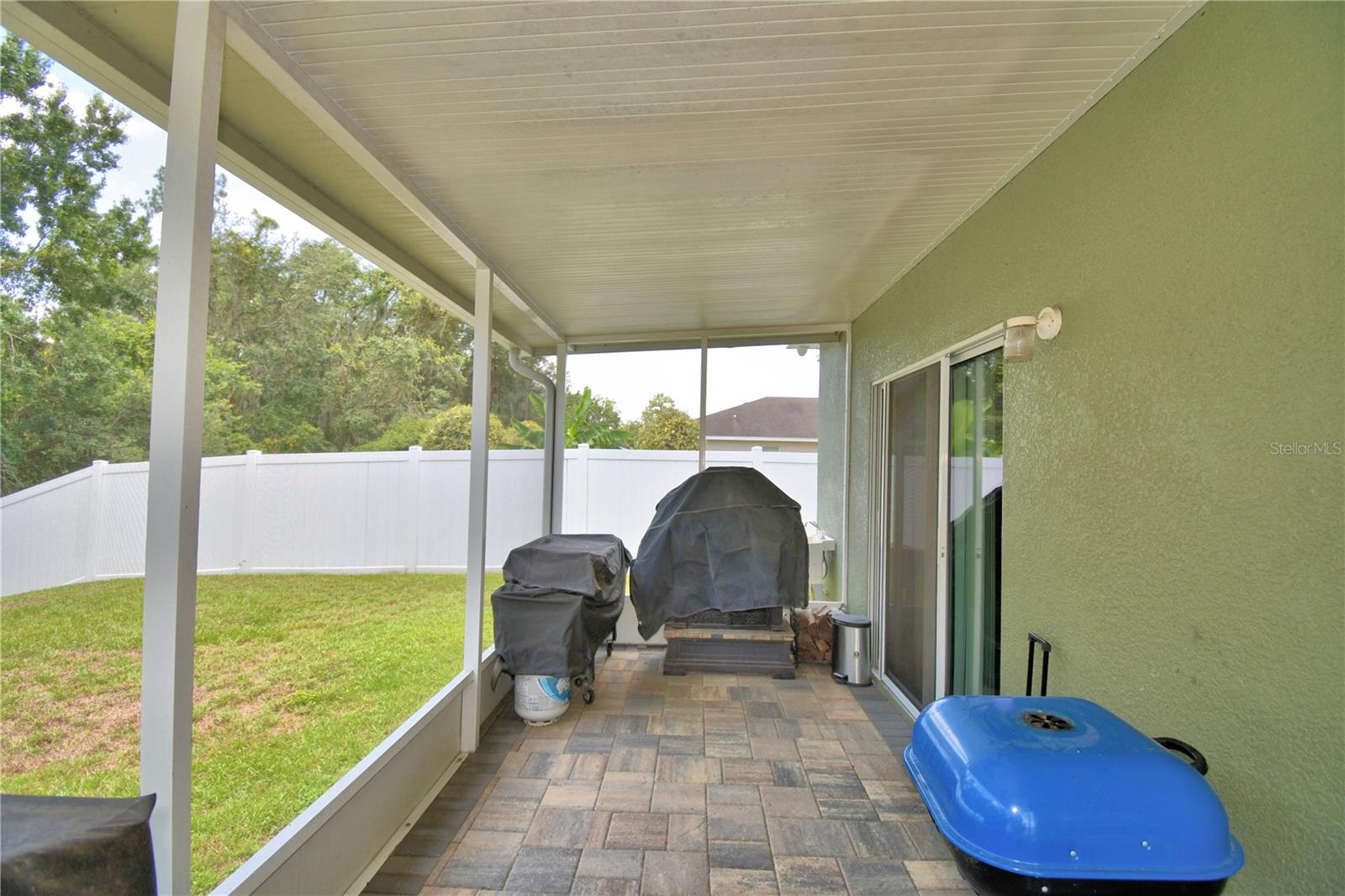 Lanai with pavers