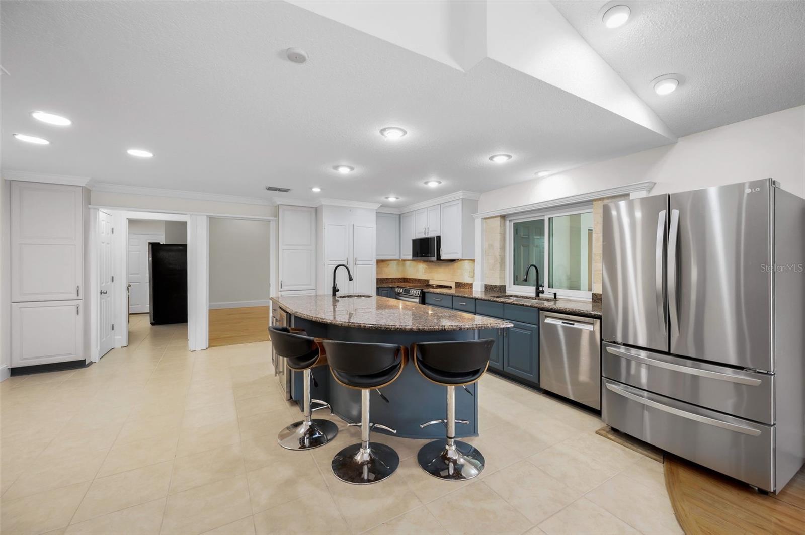 Kitchen w/Lots Of Cabinetry!