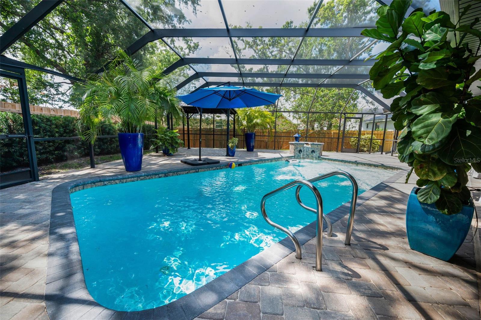 Resort Style Pool and Lanai!