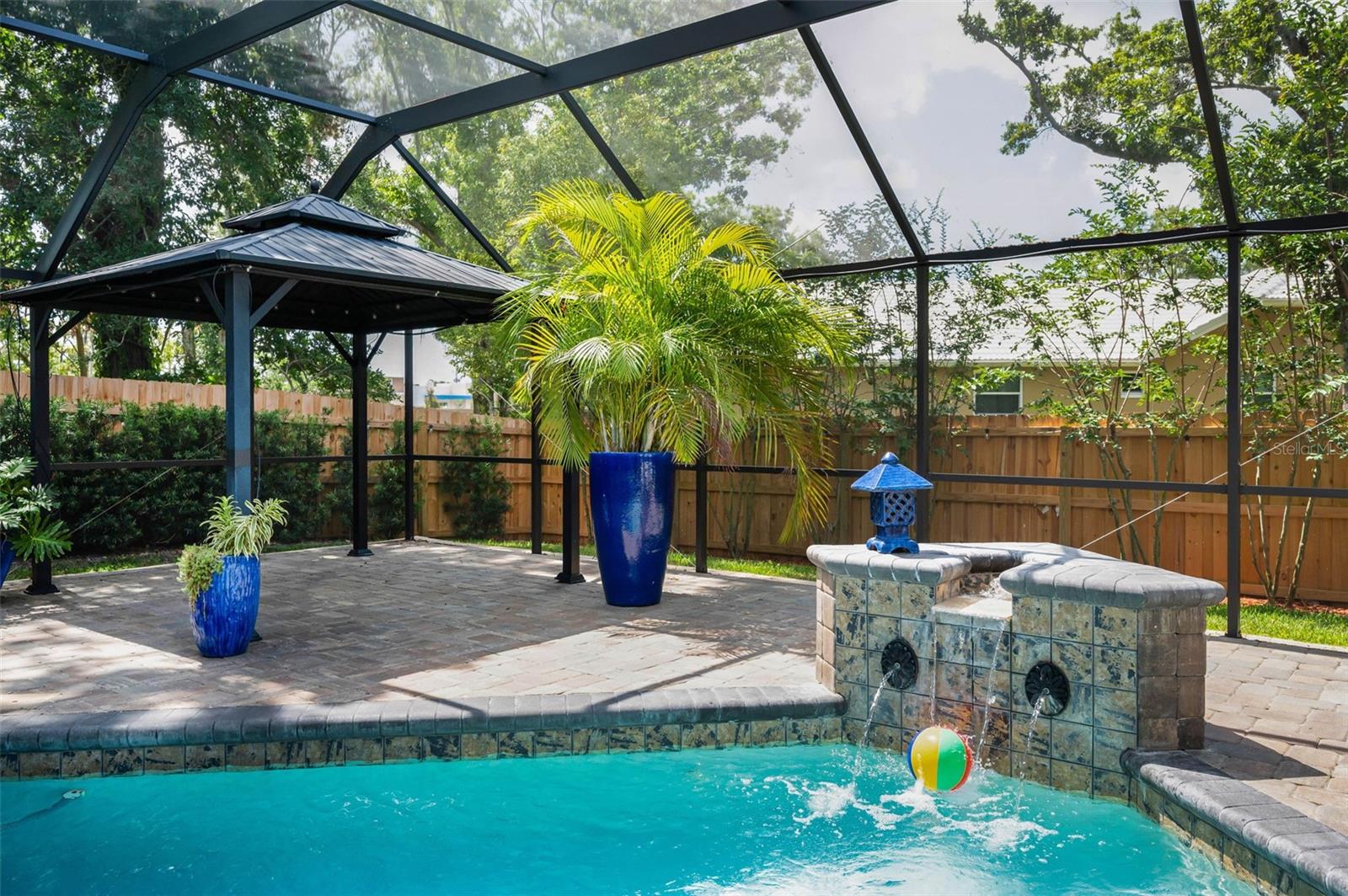 New Fenced Yard Around The Lanai!