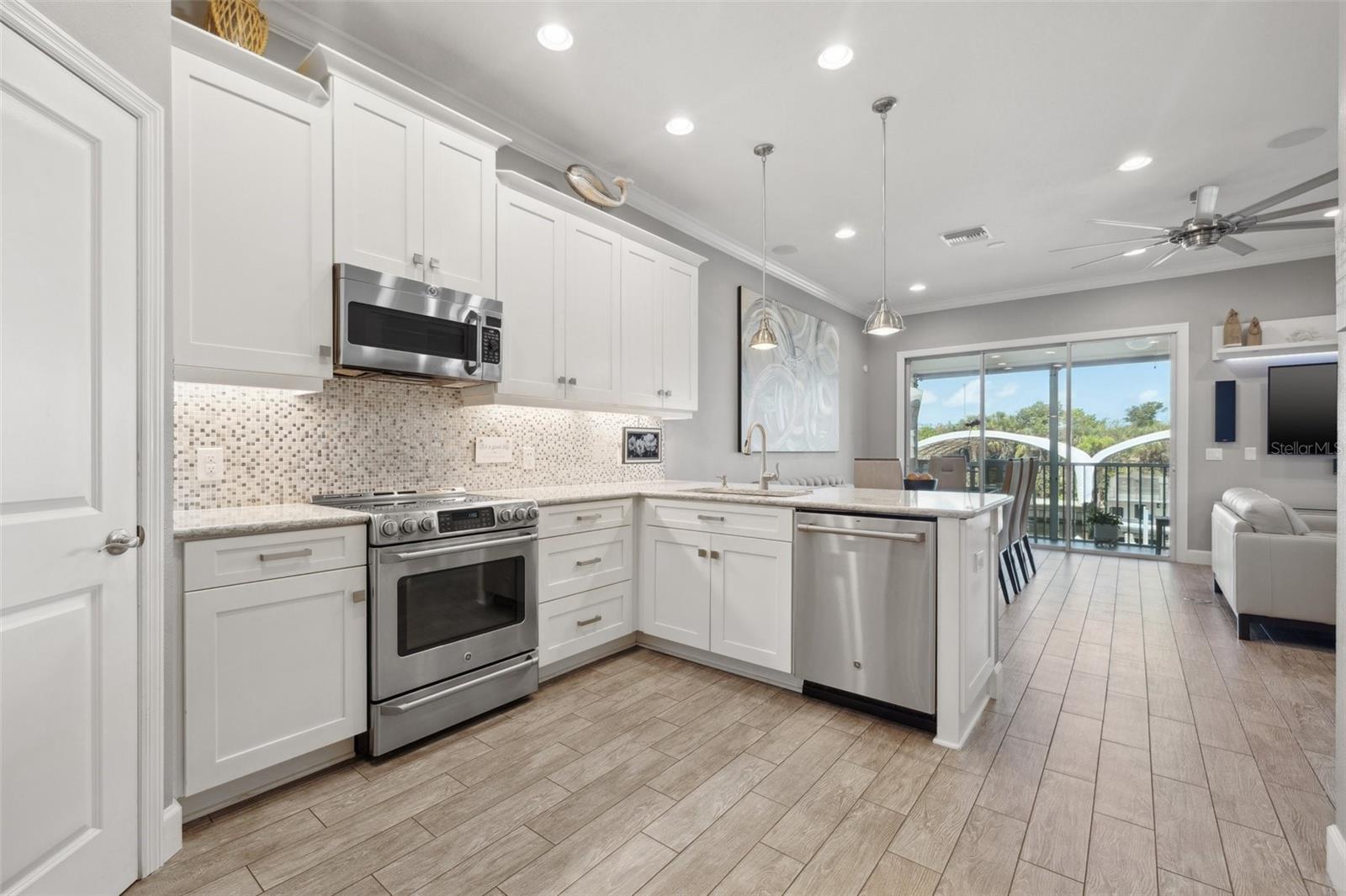 Under cabinet lighting