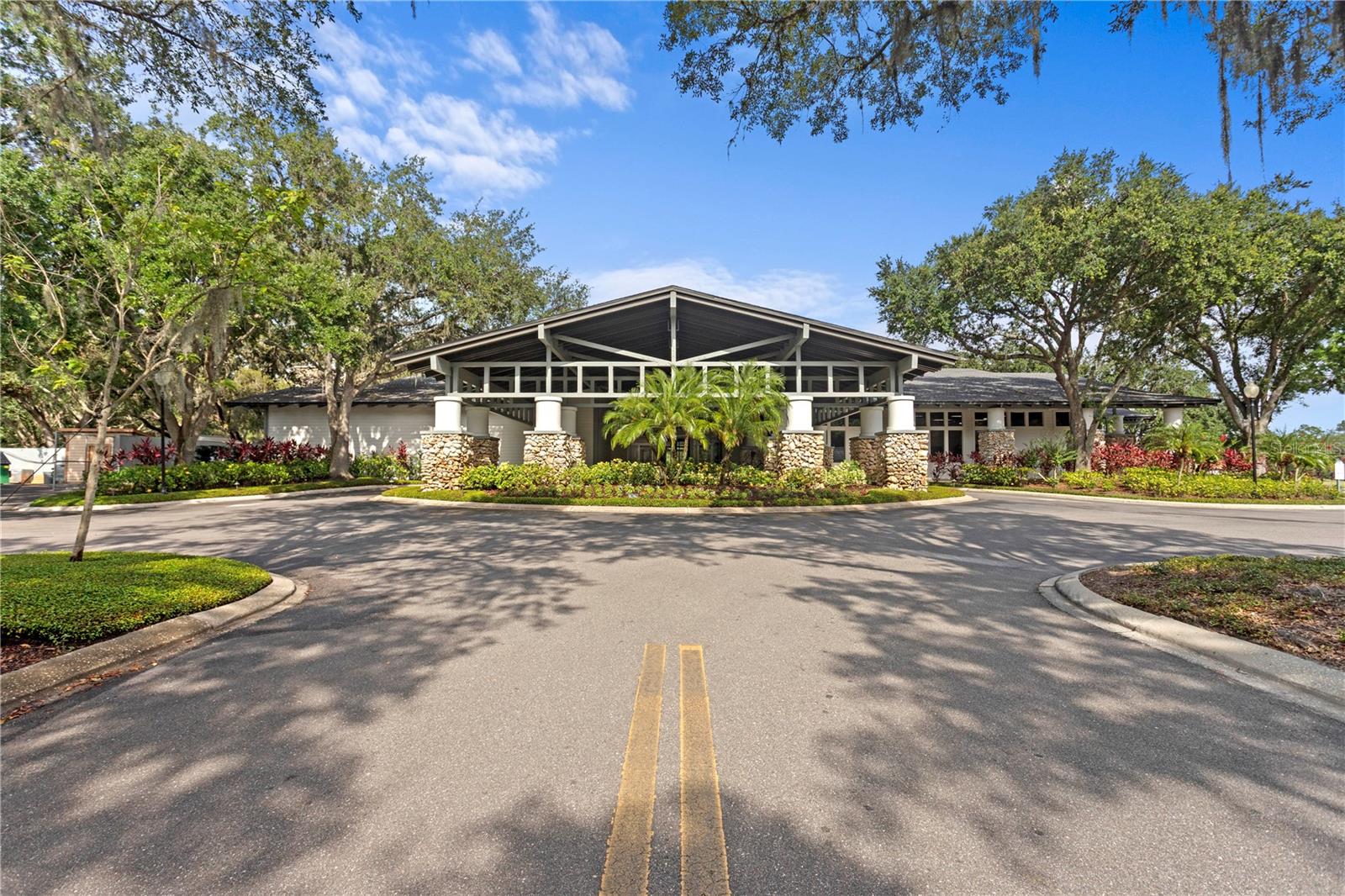 The River Hills Country Club offers many types of membership including social, tennis, golf and pickleball.