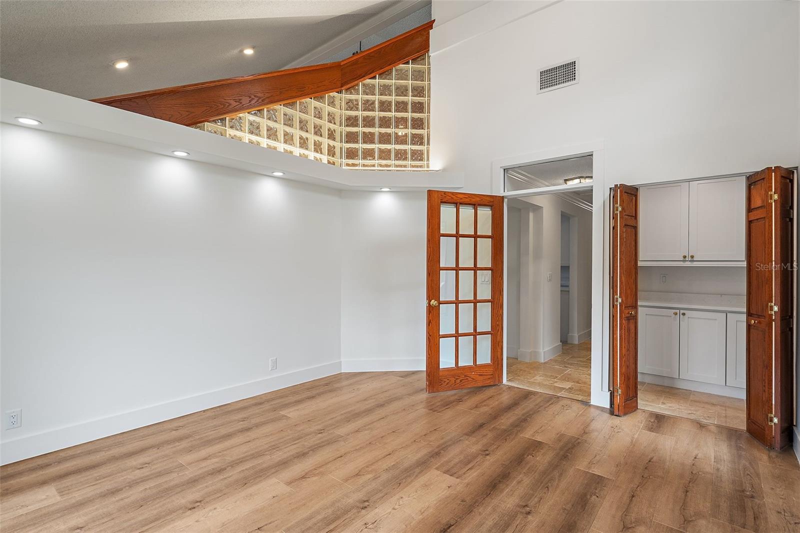 Dining Room with Adjacent Butlers Pantry (Bar?)