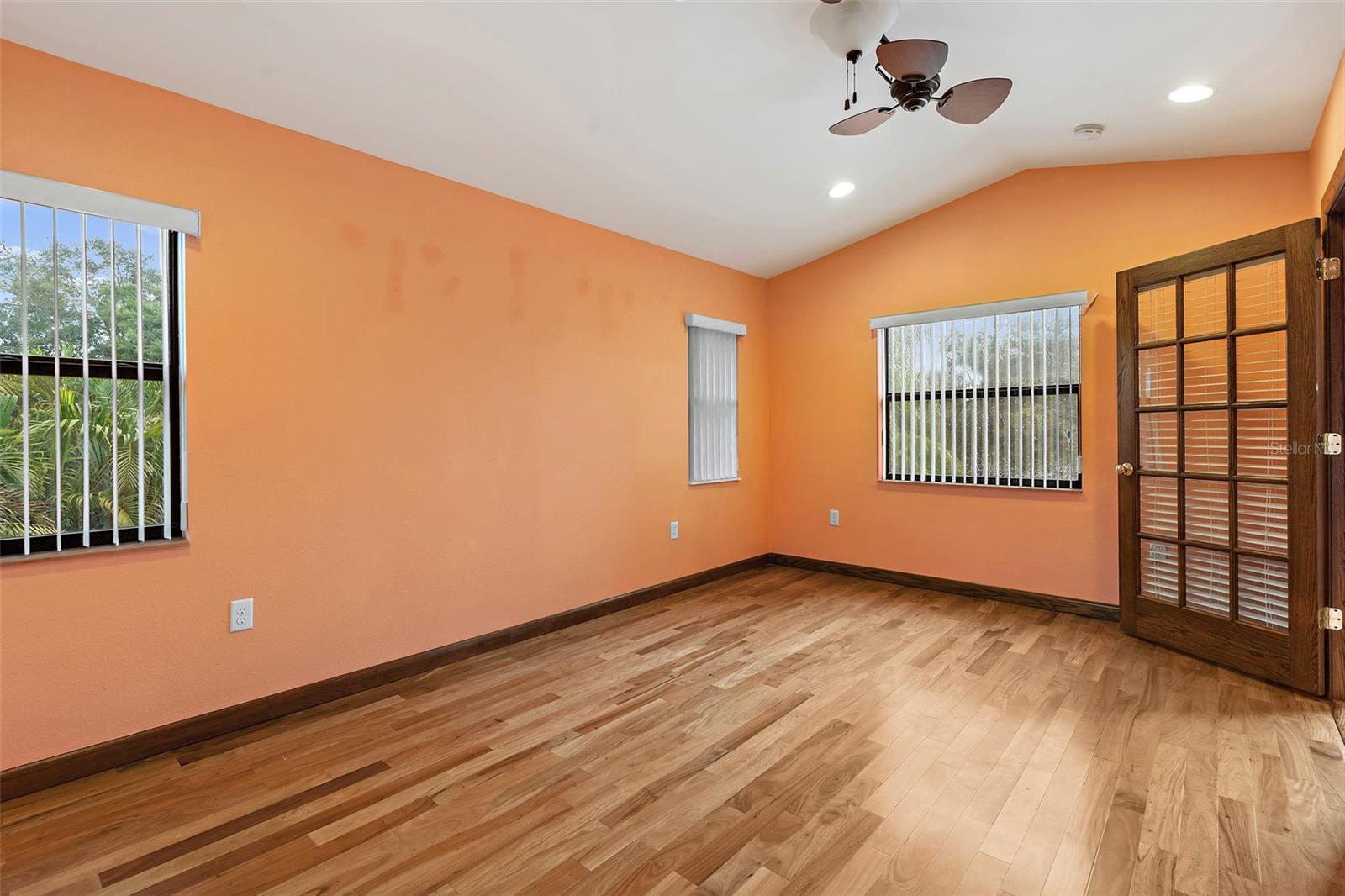 IN Law Apt - Living Room
