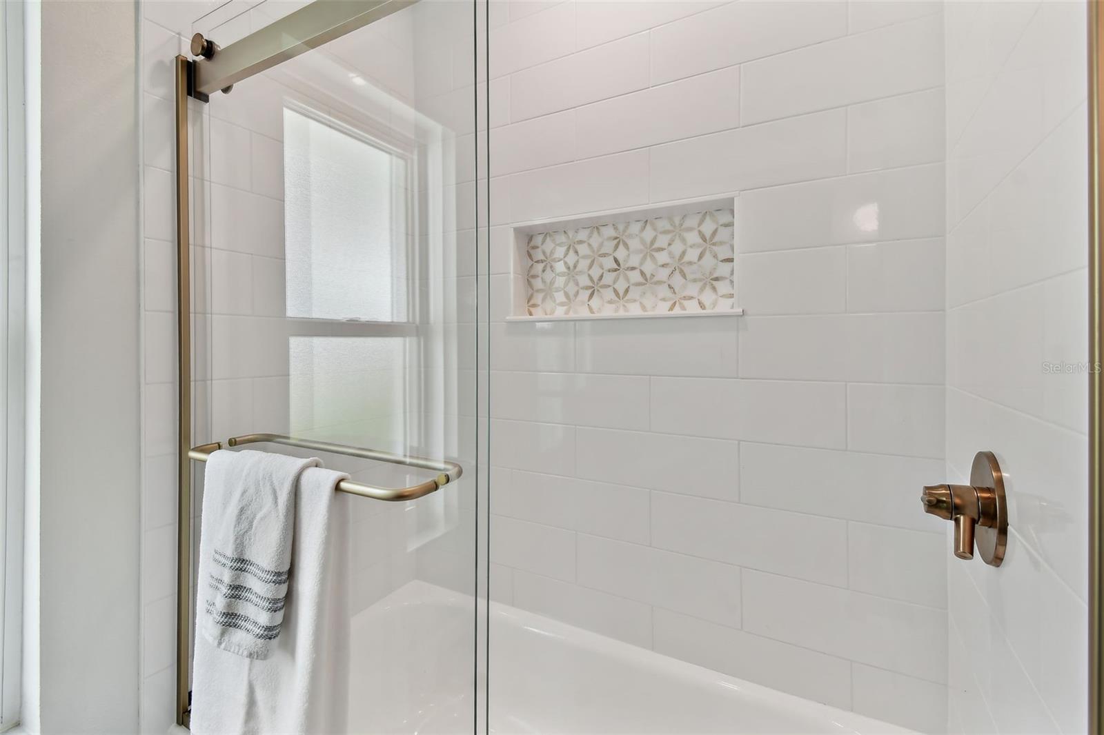 Bath 2 w/tub & shower