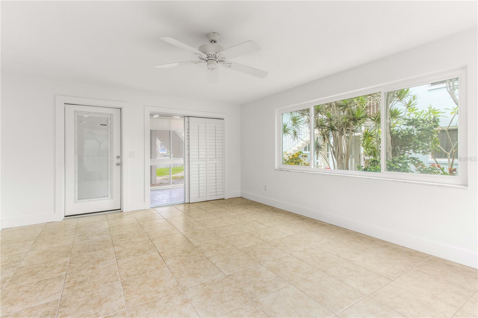 PLANTATION SHUTTERS