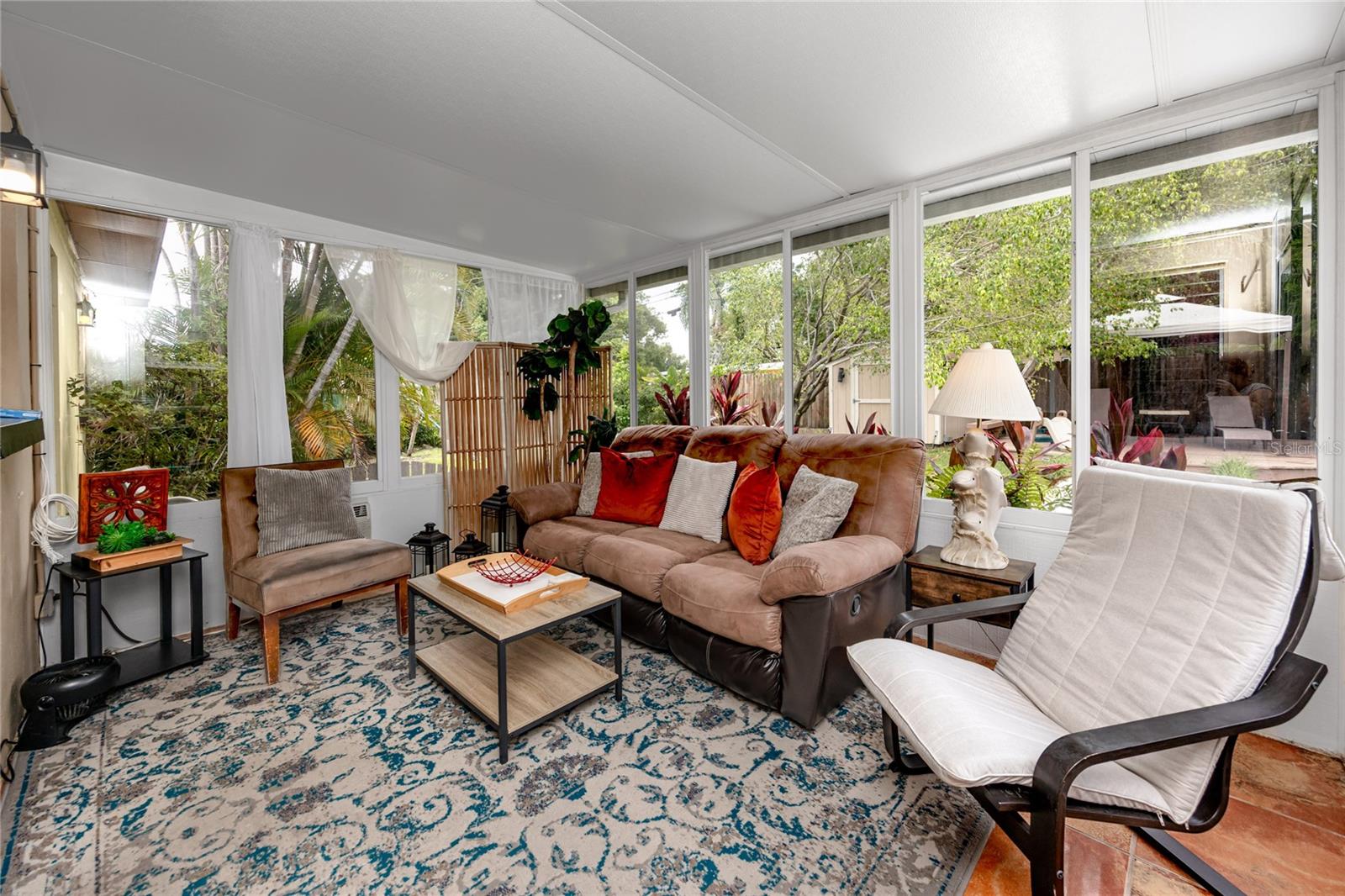 Florida room, perfect to enjoy the Florida weather!