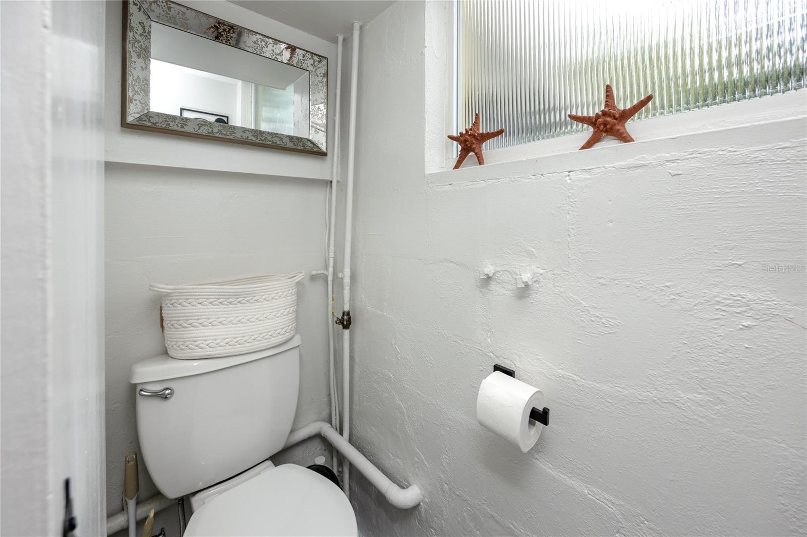 1/2 bath in the garage