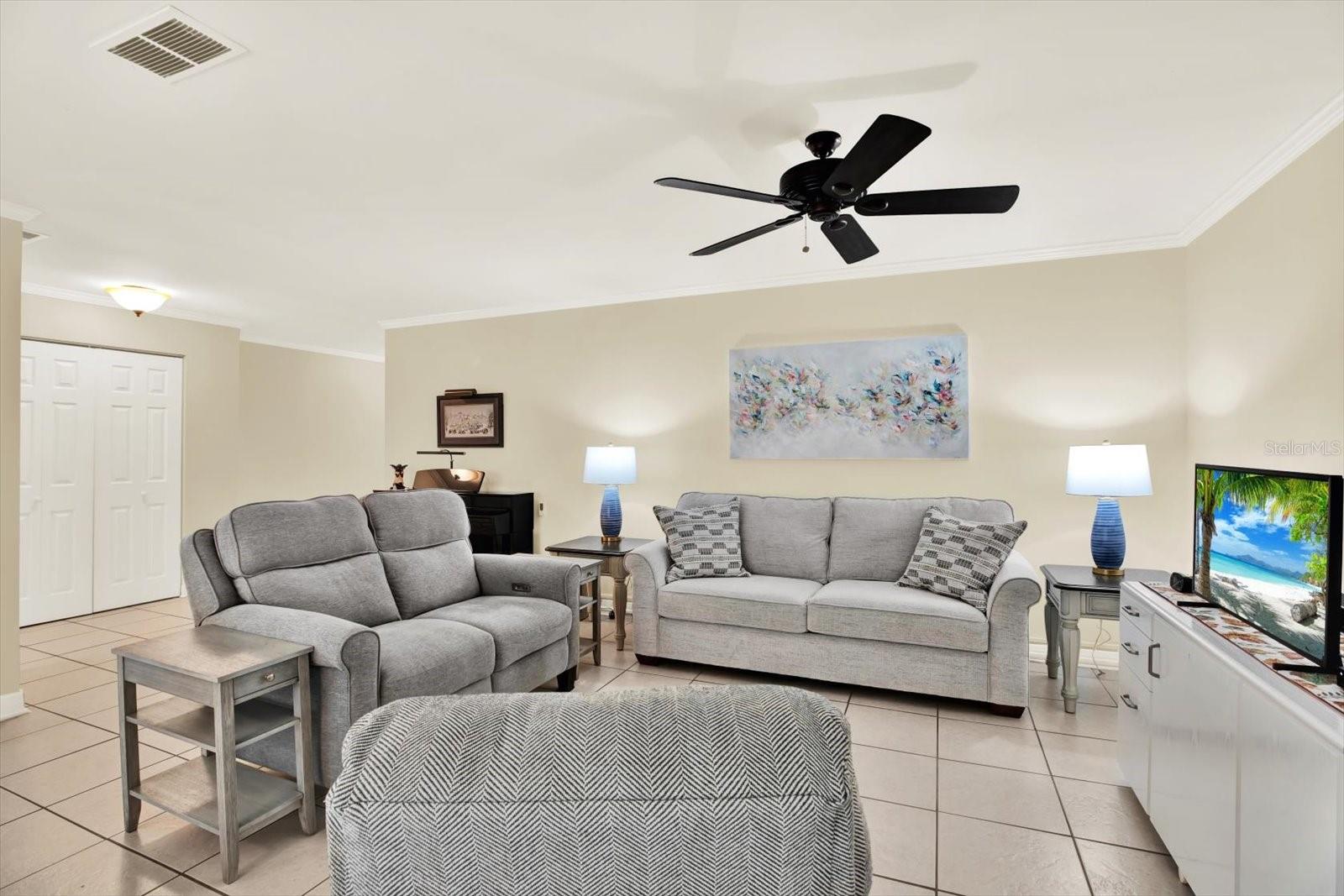 Spacious Living room