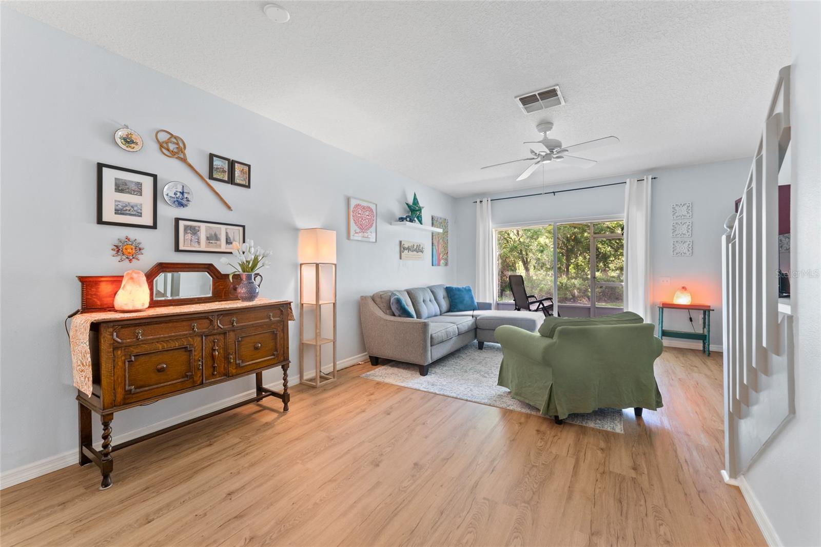 Living/Dining area