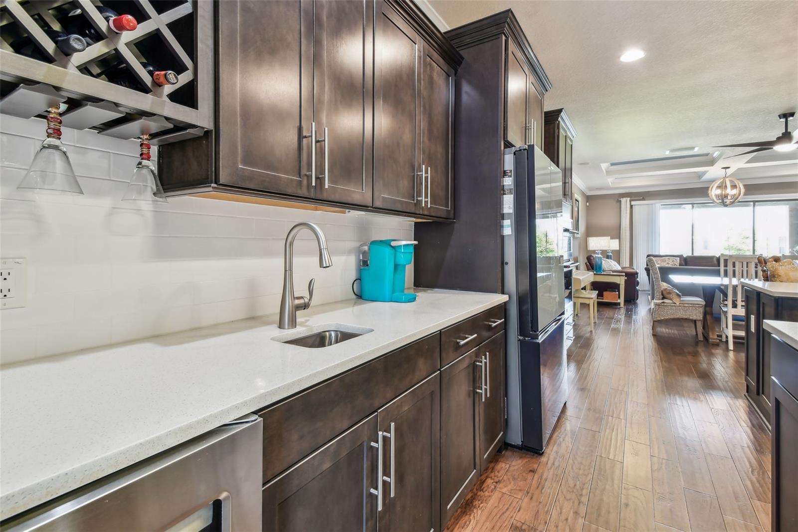 Kitchen/Wet-bar