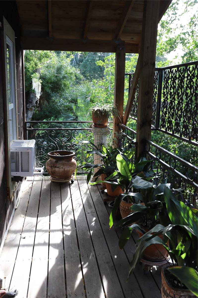 2nd flr balcony